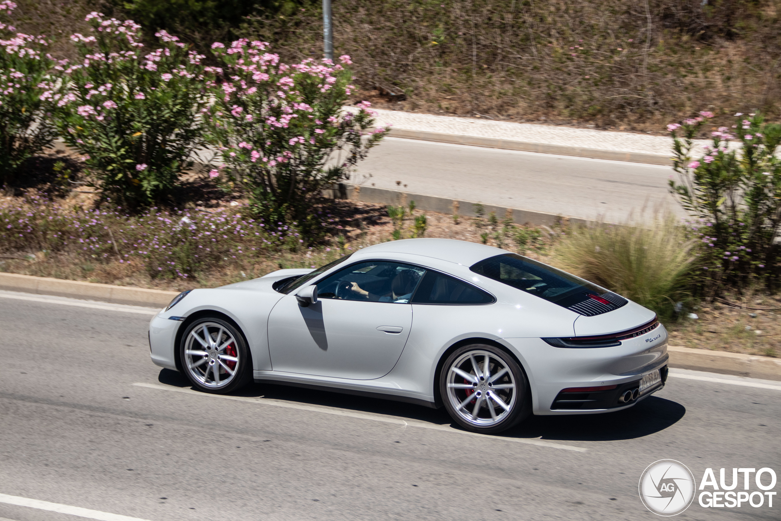 Porsche 992 Carrera 4S