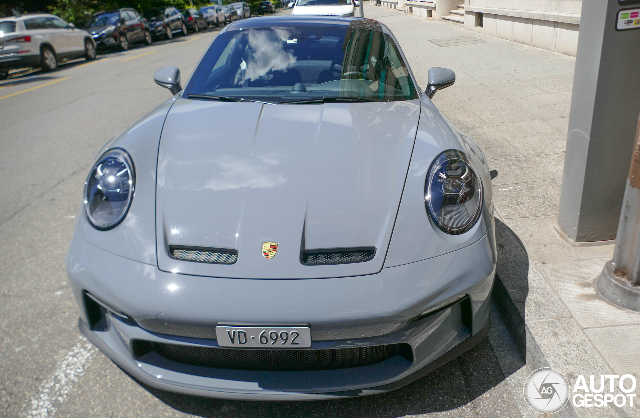 Porsche 992 GT3 Touring