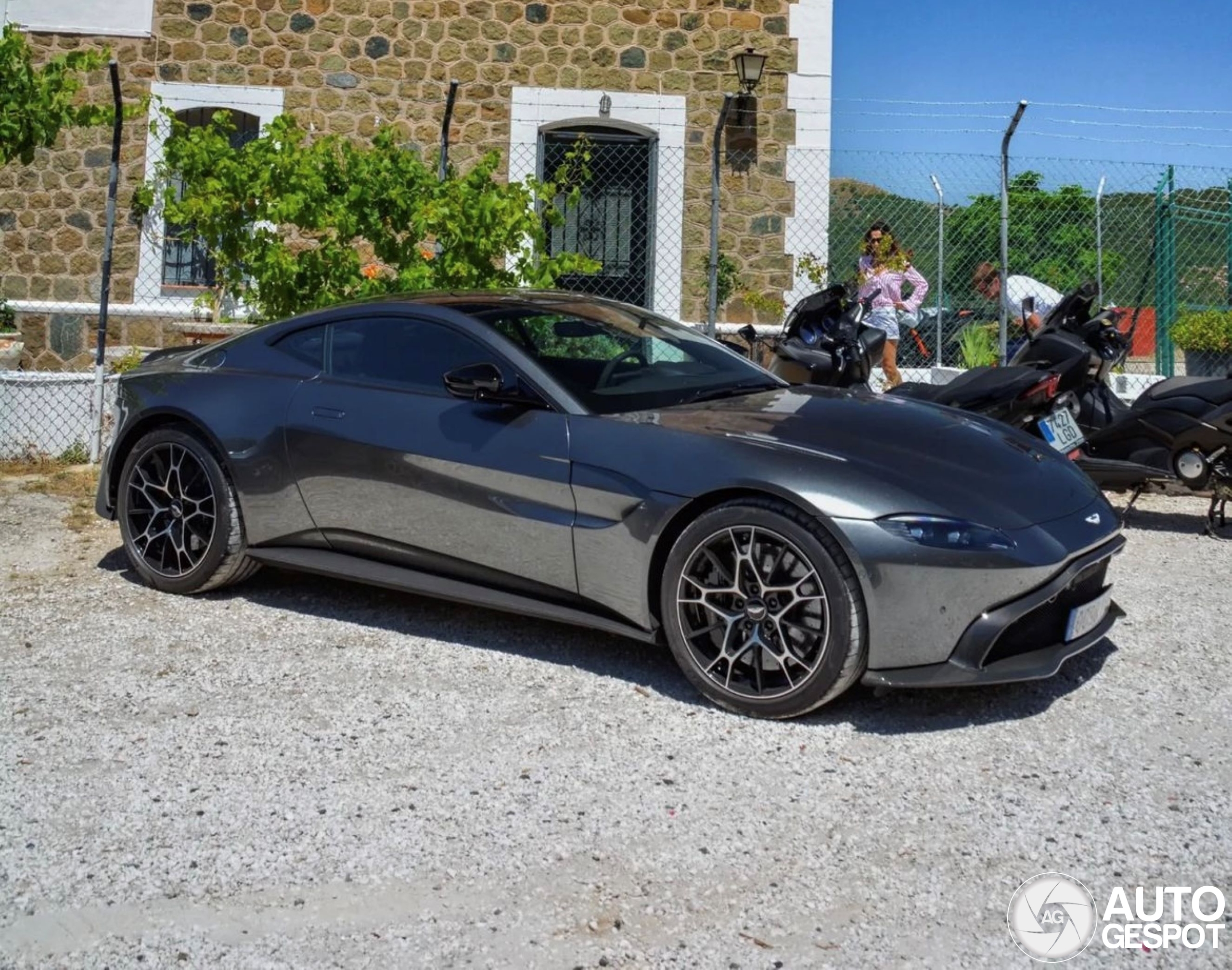 Aston Martin V8 Vantage 2018