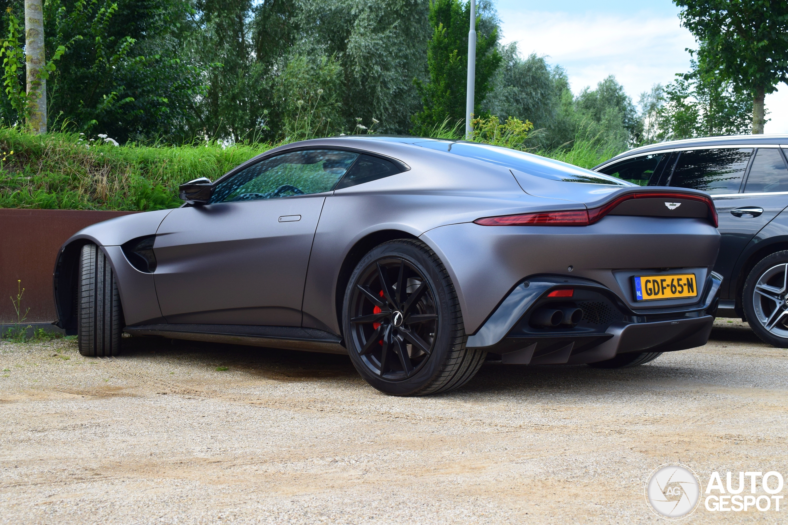 Aston Martin V8 Vantage 2018