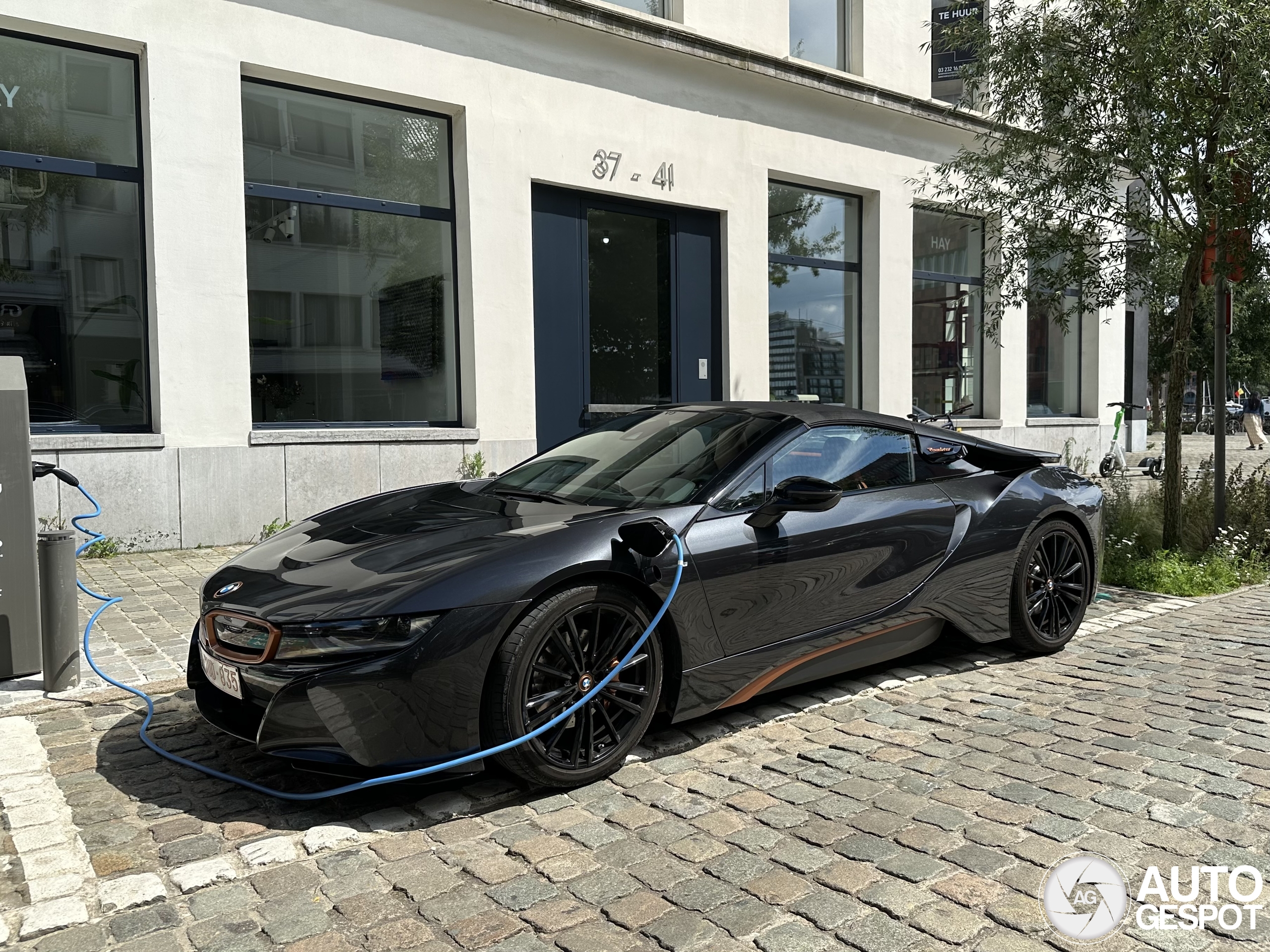 BMW i8 Roadster Ultimate Sophisto Edition