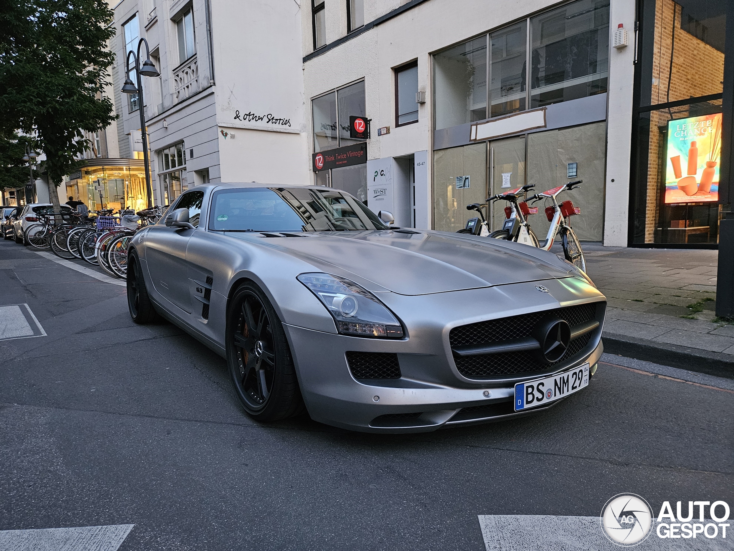 Mercedes-Benz SLS AMG