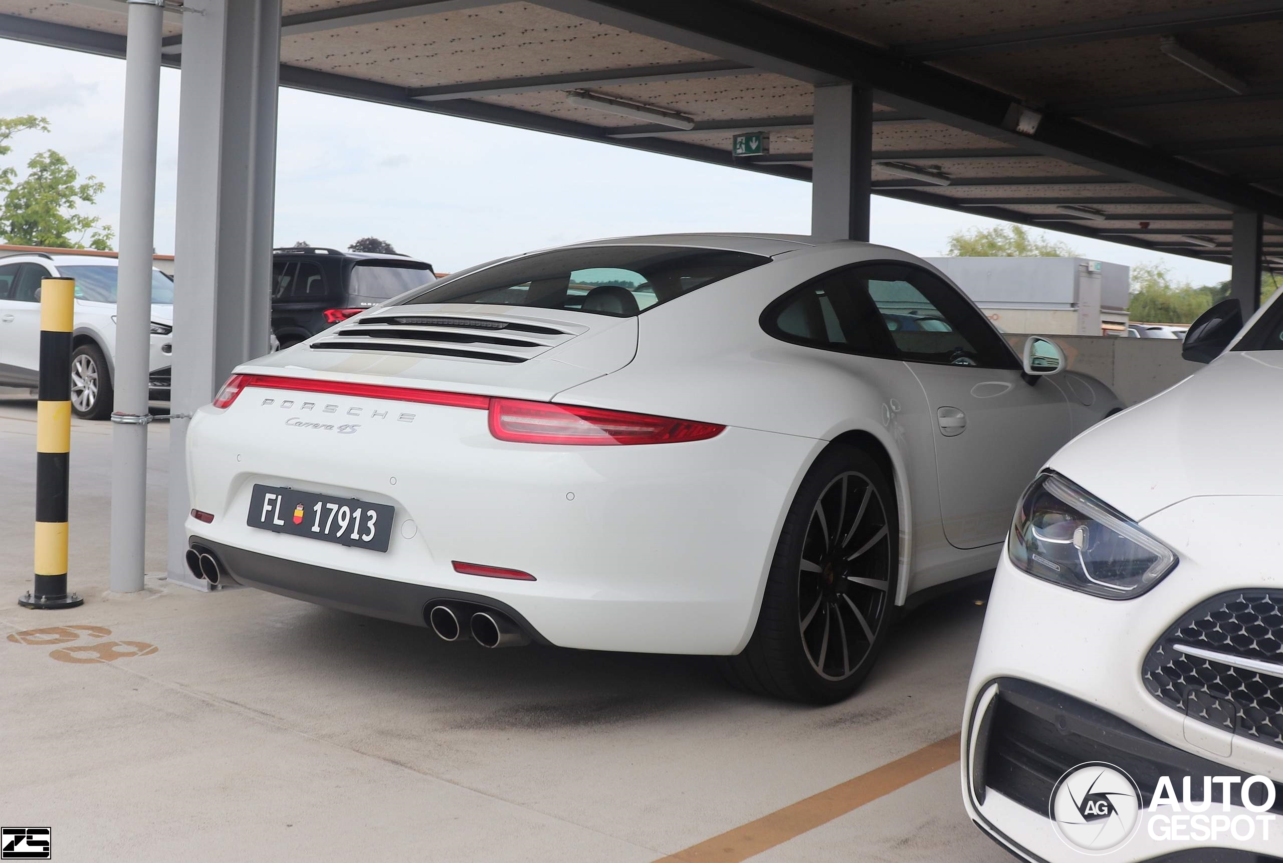 Porsche 991 Carrera 4S MkI