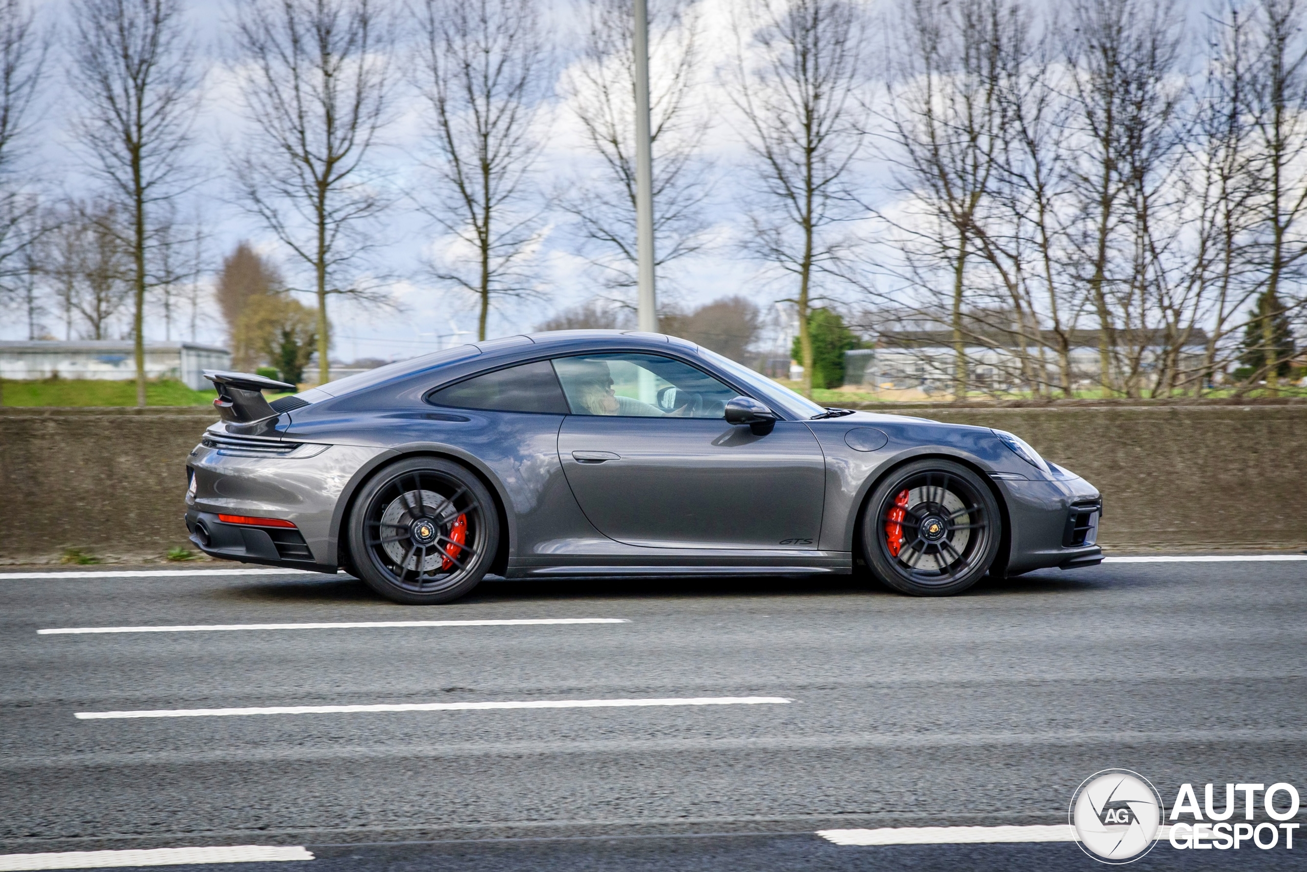 Porsche 992 Carrera 4 GTS