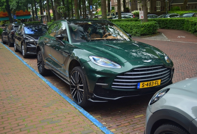 Aston Martin DBX707