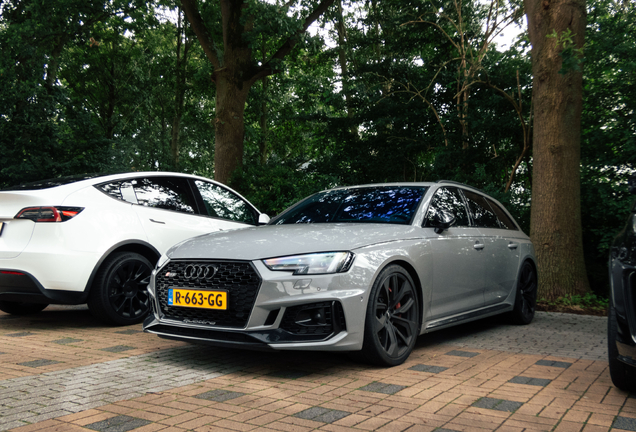 Audi RS4 Avant B9