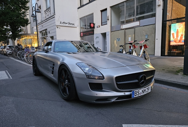 Mercedes-Benz SLS AMG