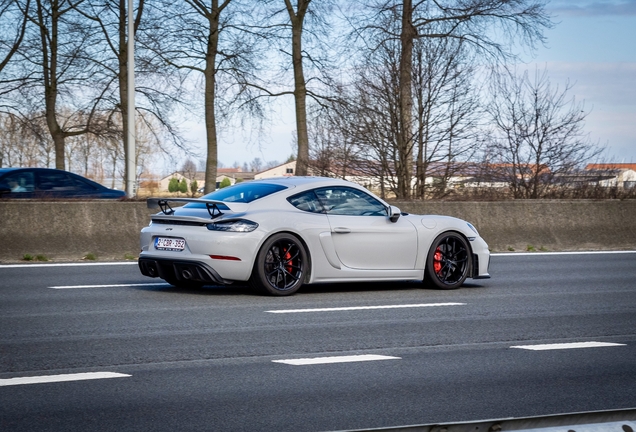 Porsche 718 Cayman GT4