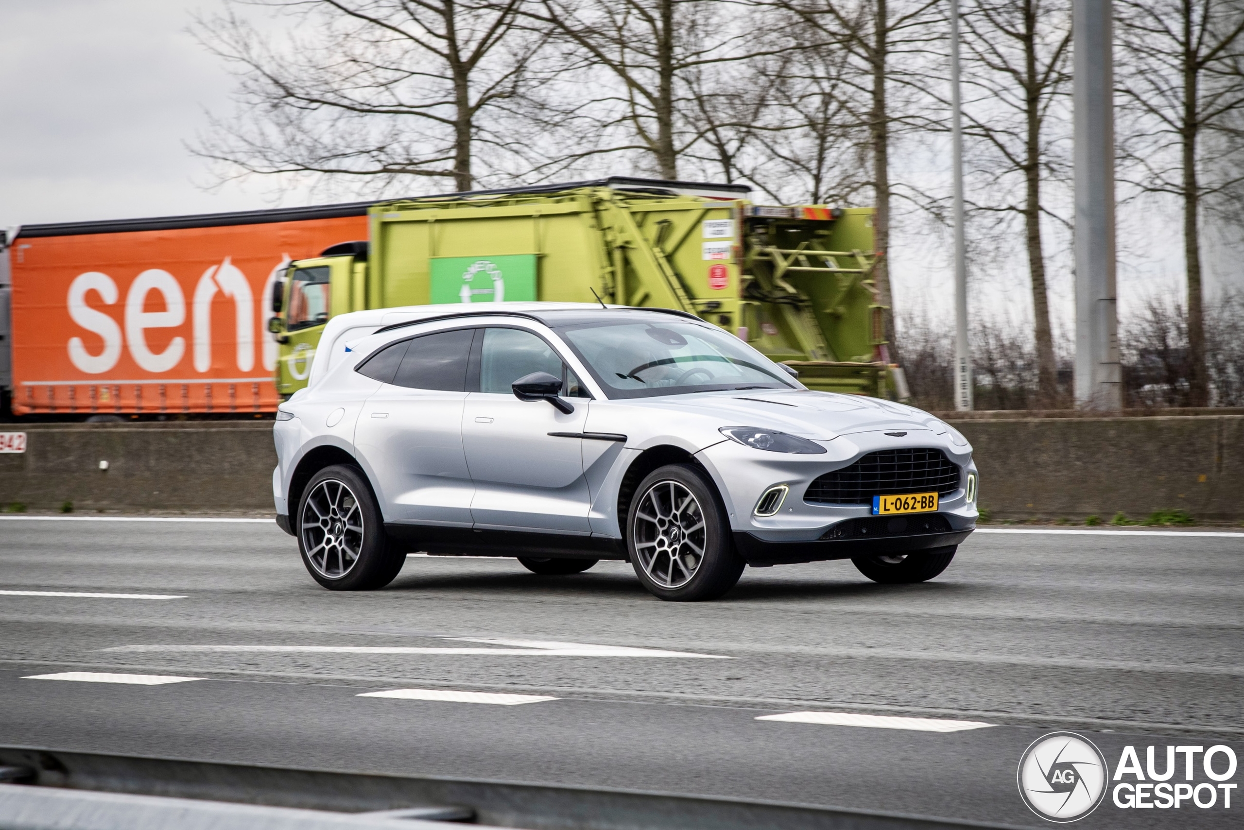 Aston Martin DBX