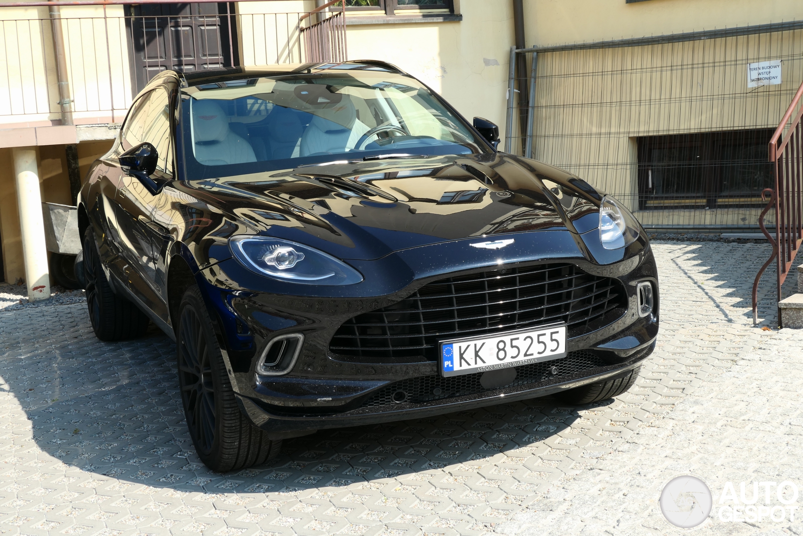 Aston Martin DBX