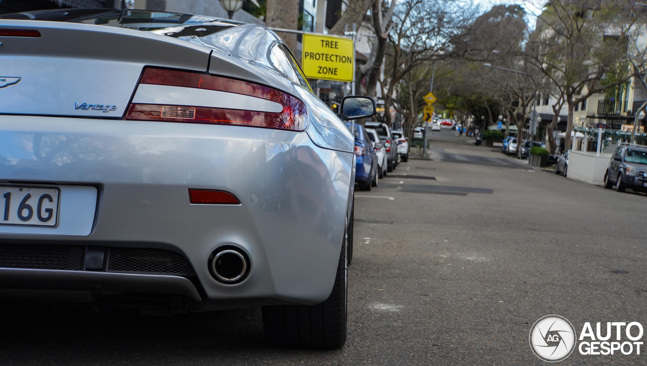 Aston Martin V8 Vantage