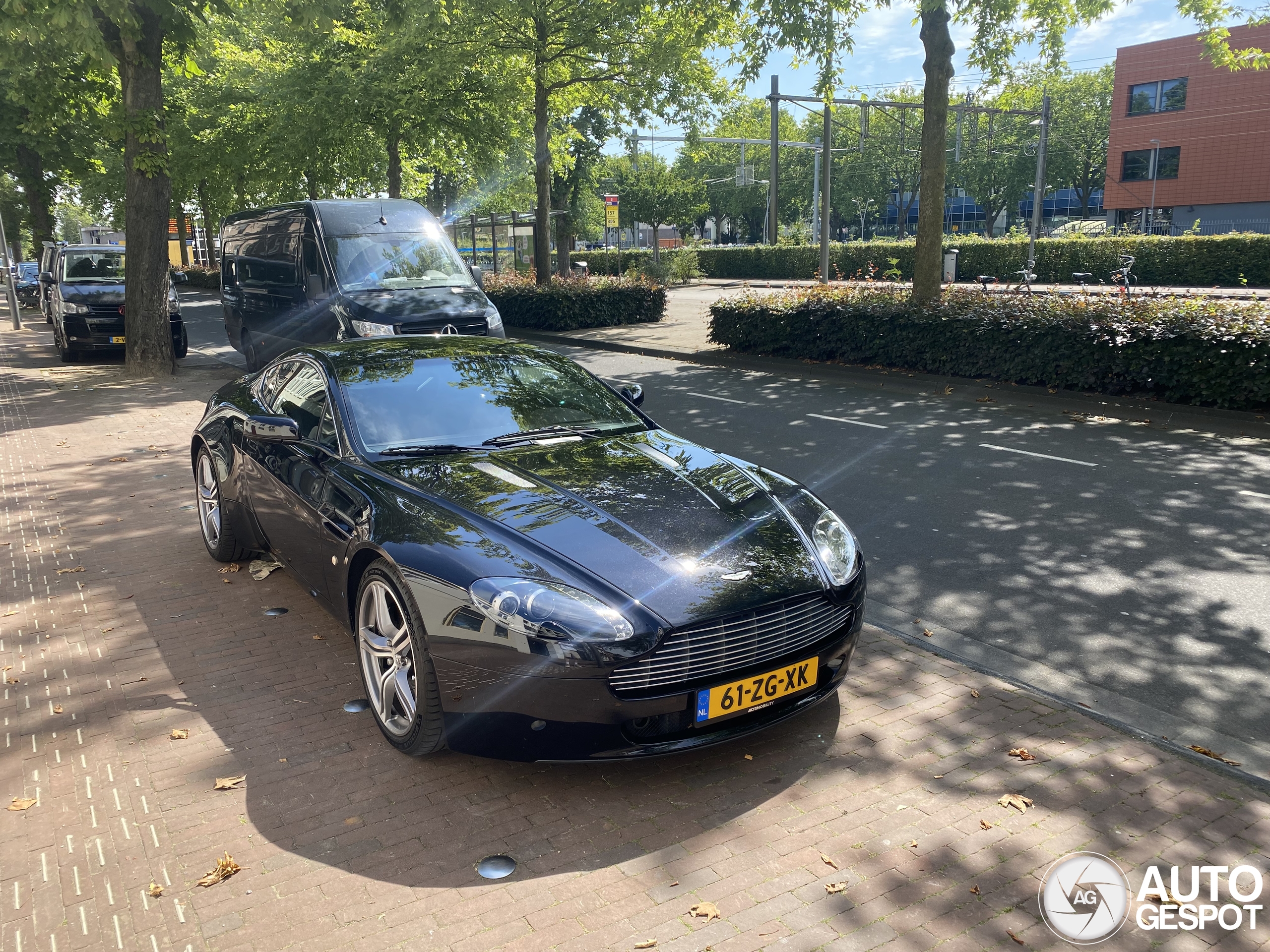 Aston Martin V8 Vantage