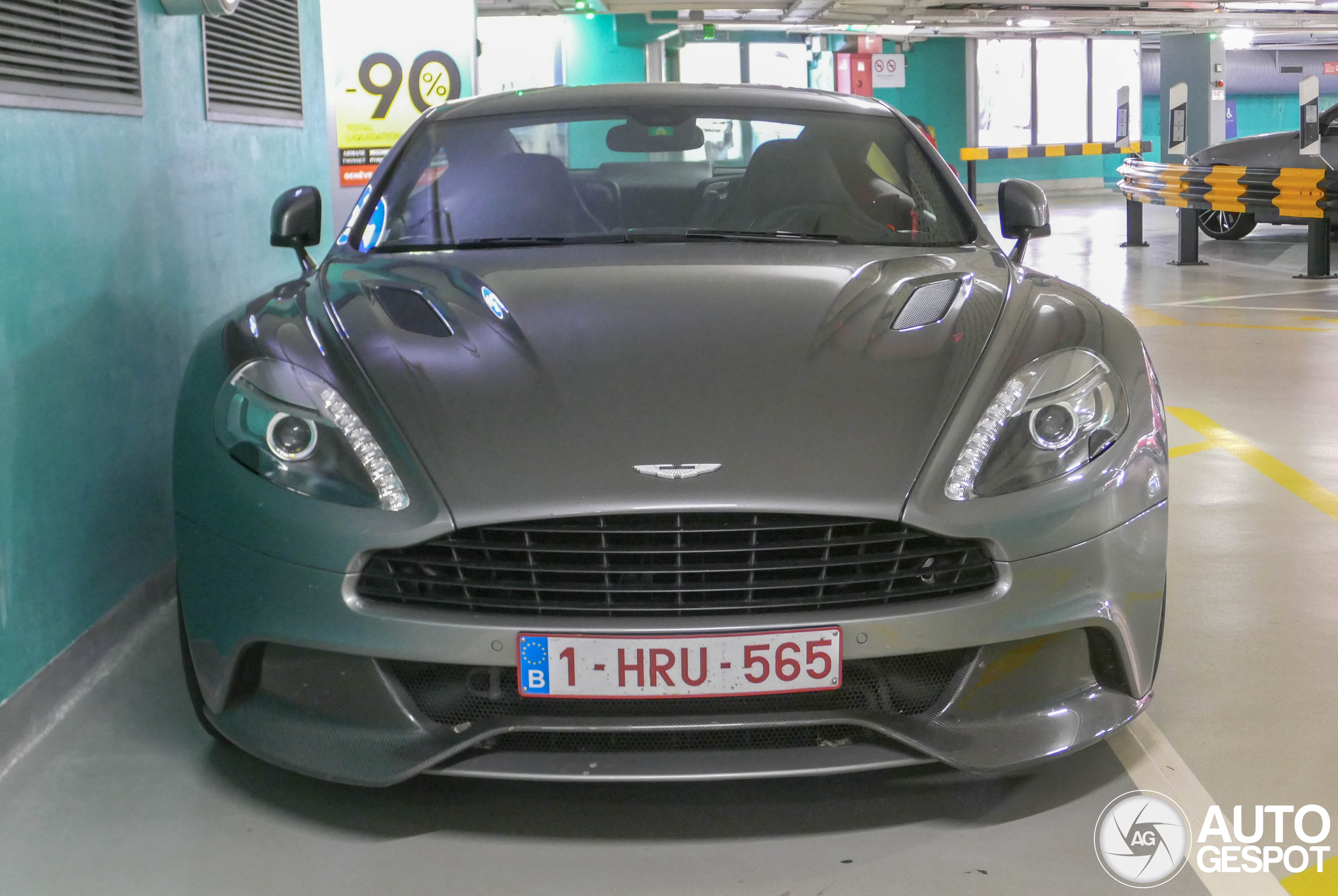 Aston Martin Vanquish 2013