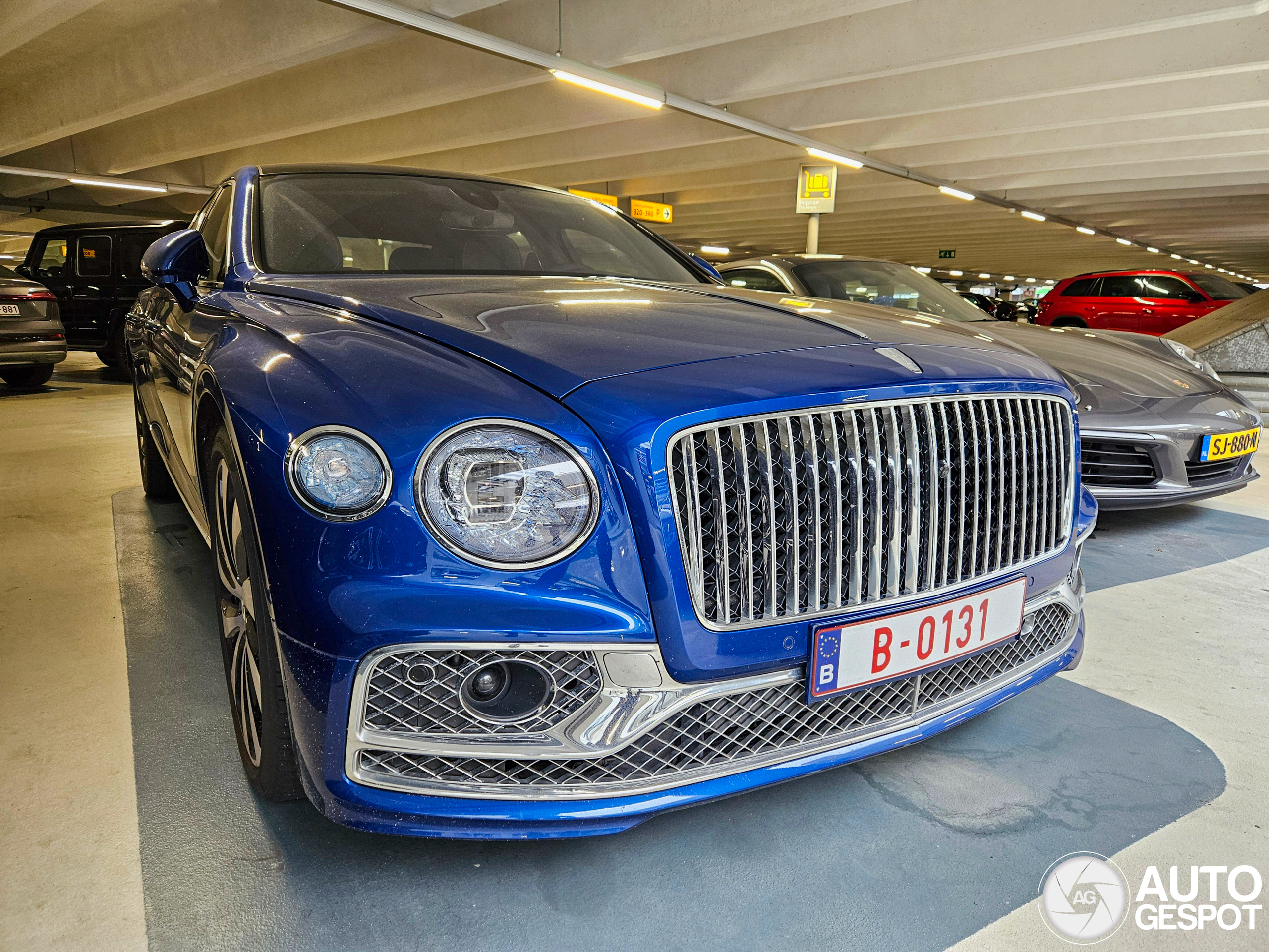 Bentley Flying Spur Hybrid Azure