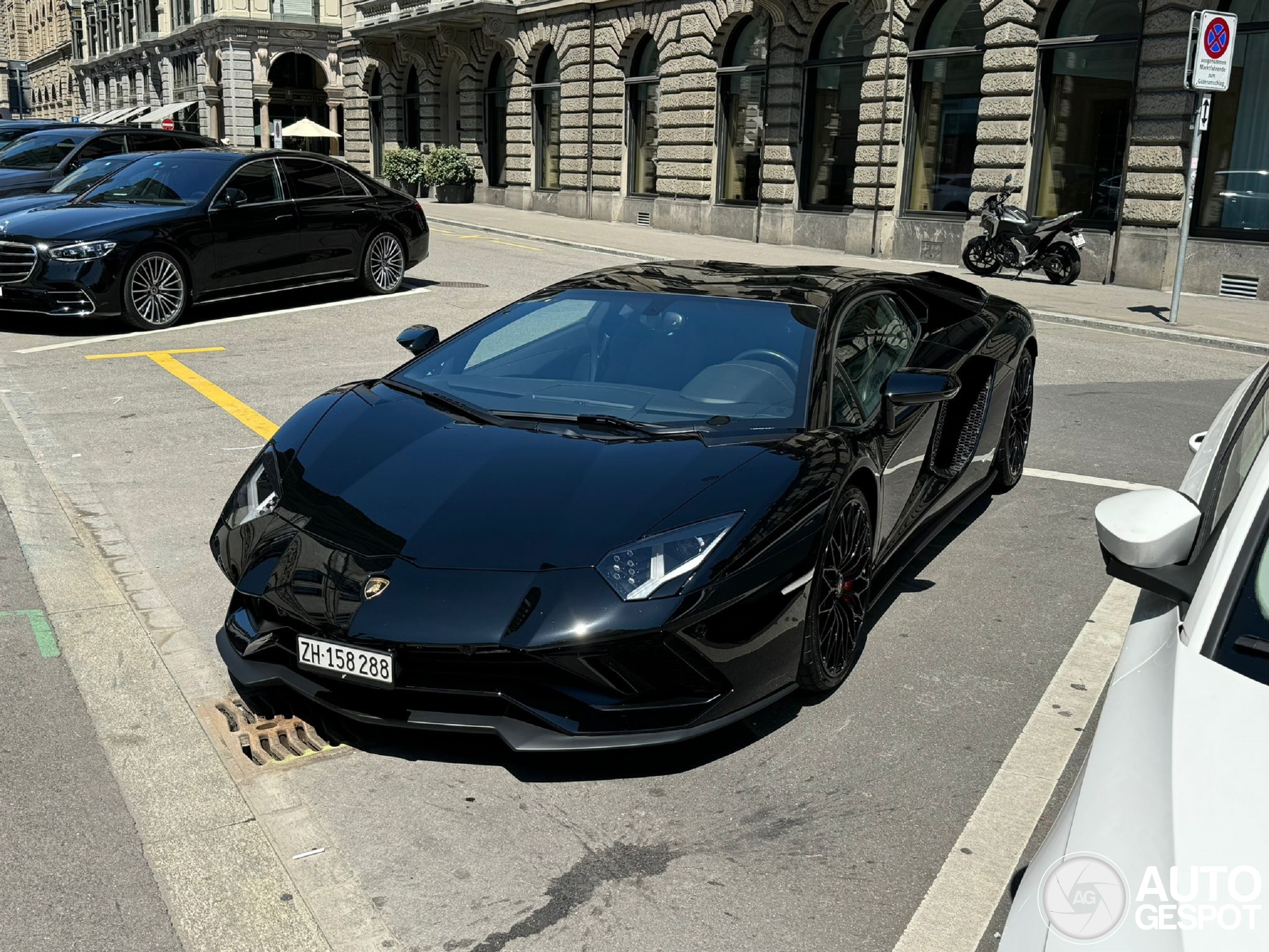 Lamborghini Aventador S LP740-4