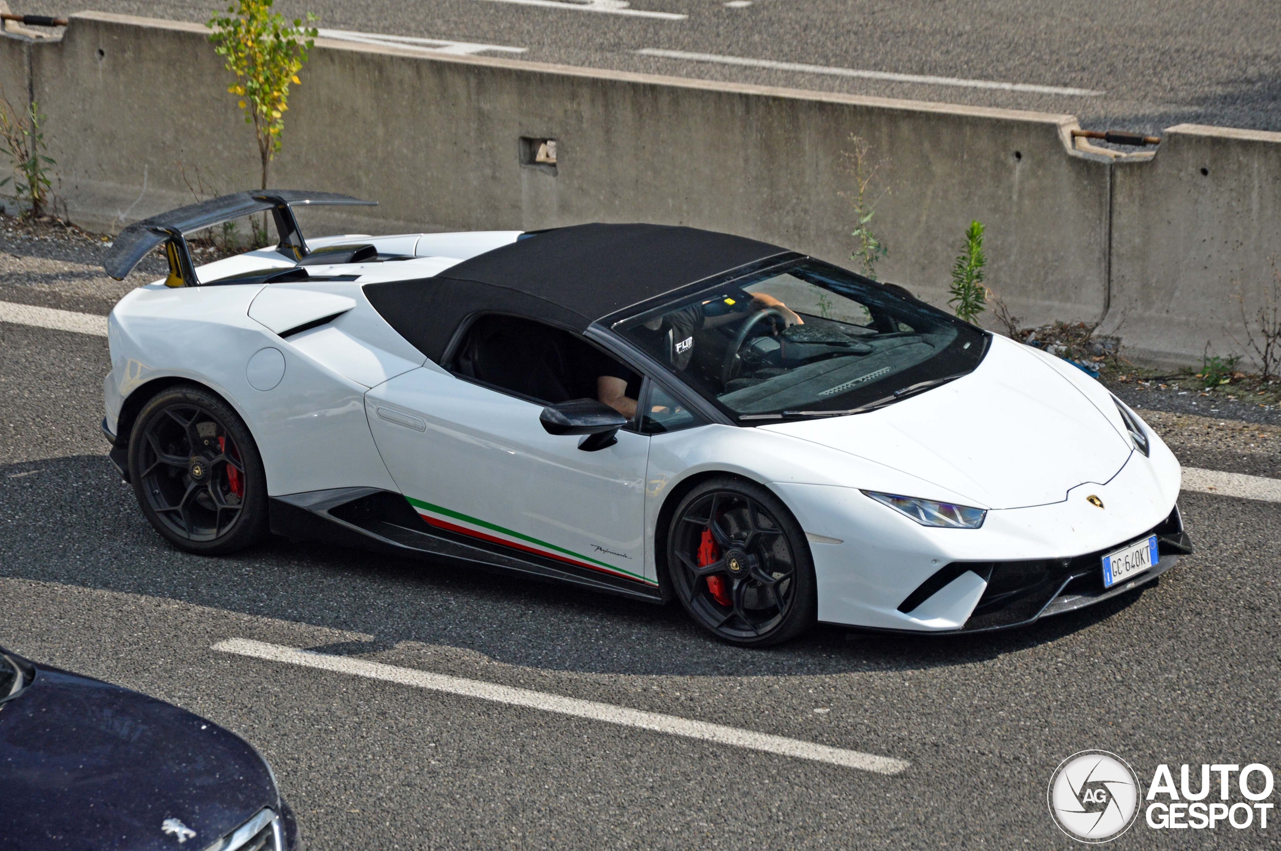 Lamborghini Huracán LP640-4 Performante Spyder