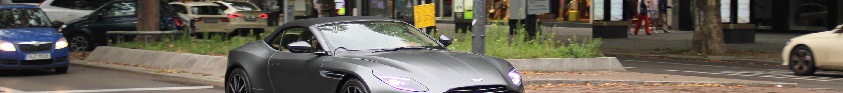 Aston Martin DB11 V8 Volante