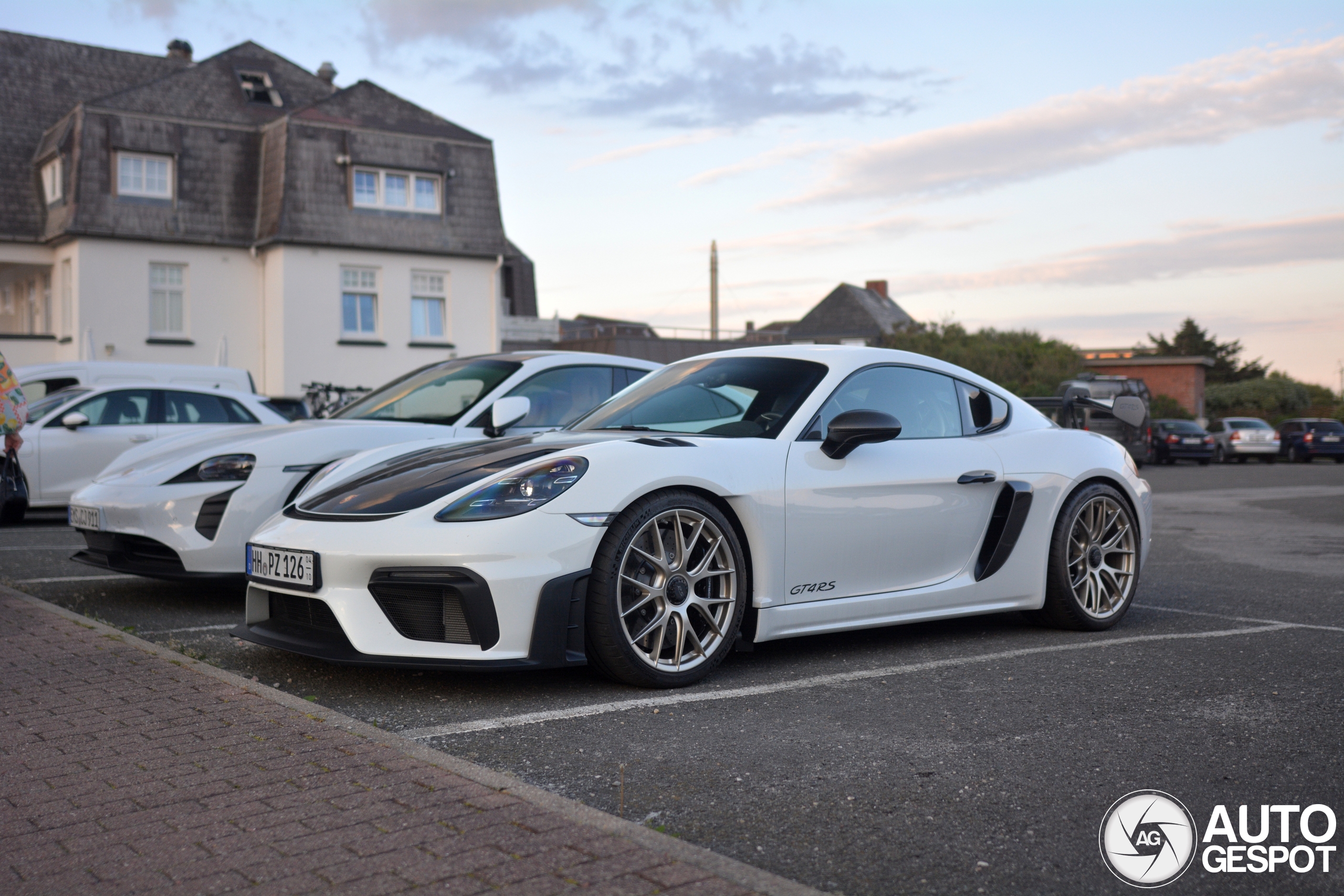 Porsche 718 Cayman GT4 RS Weissach Package