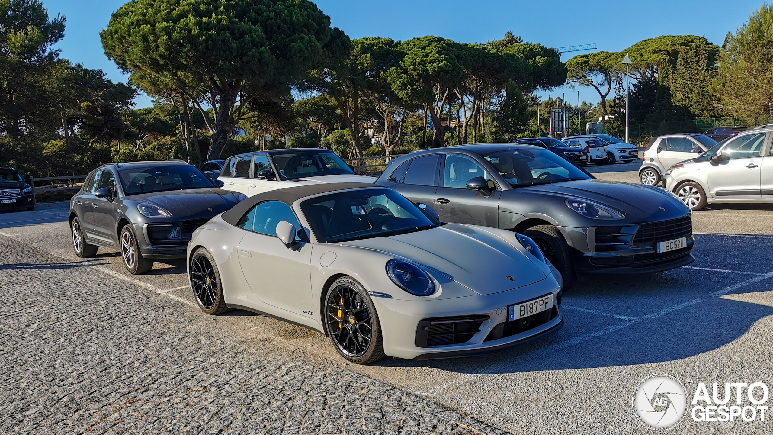 Porsche 992 Carrera 4 GTS Cabriolet