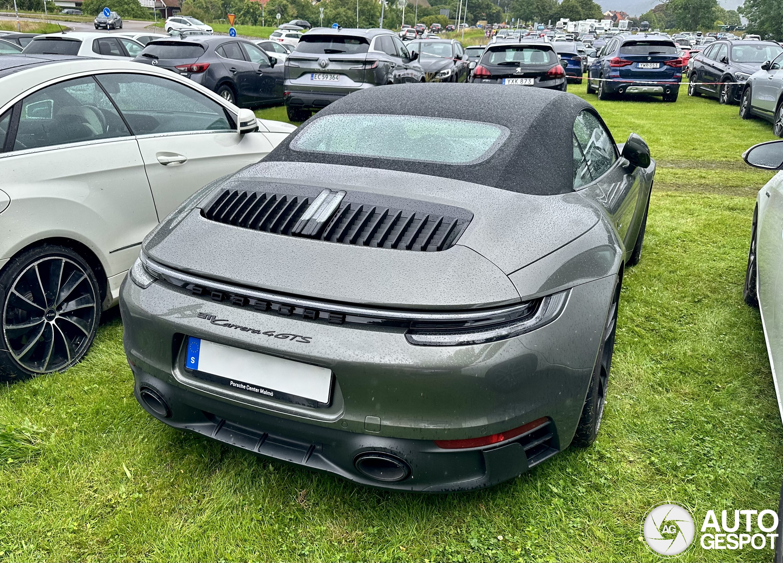 Porsche 992 Carrera 4 GTS Cabriolet