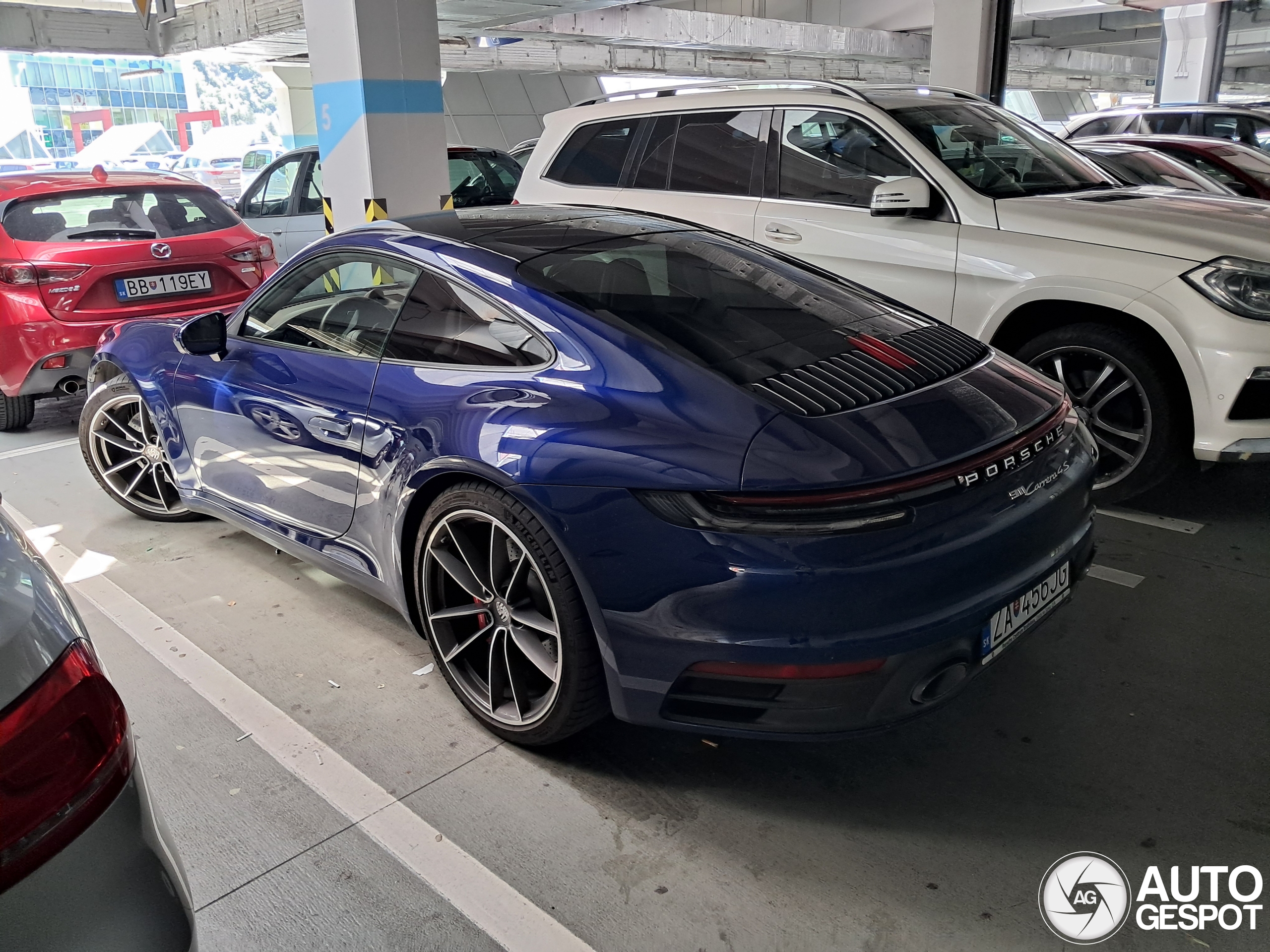 Porsche 992 Carrera 4S