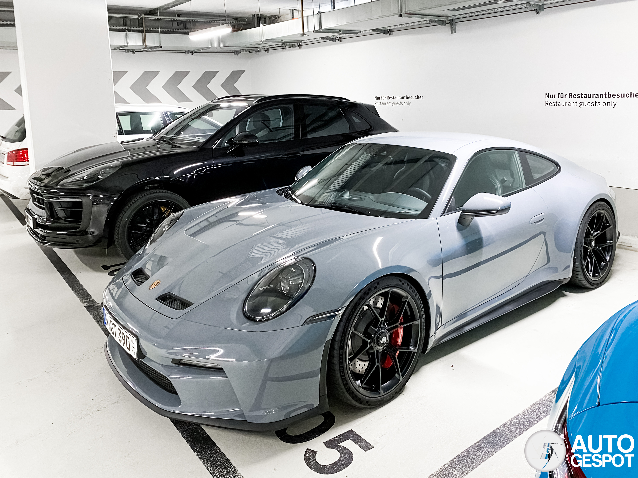 Porsche 992 GT3 Touring