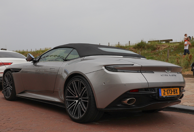 Aston Martin DB12 Volante