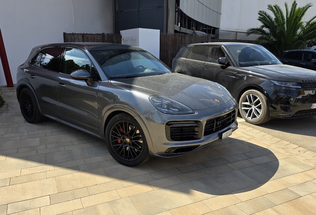 Porsche 9YA Cayenne GTS