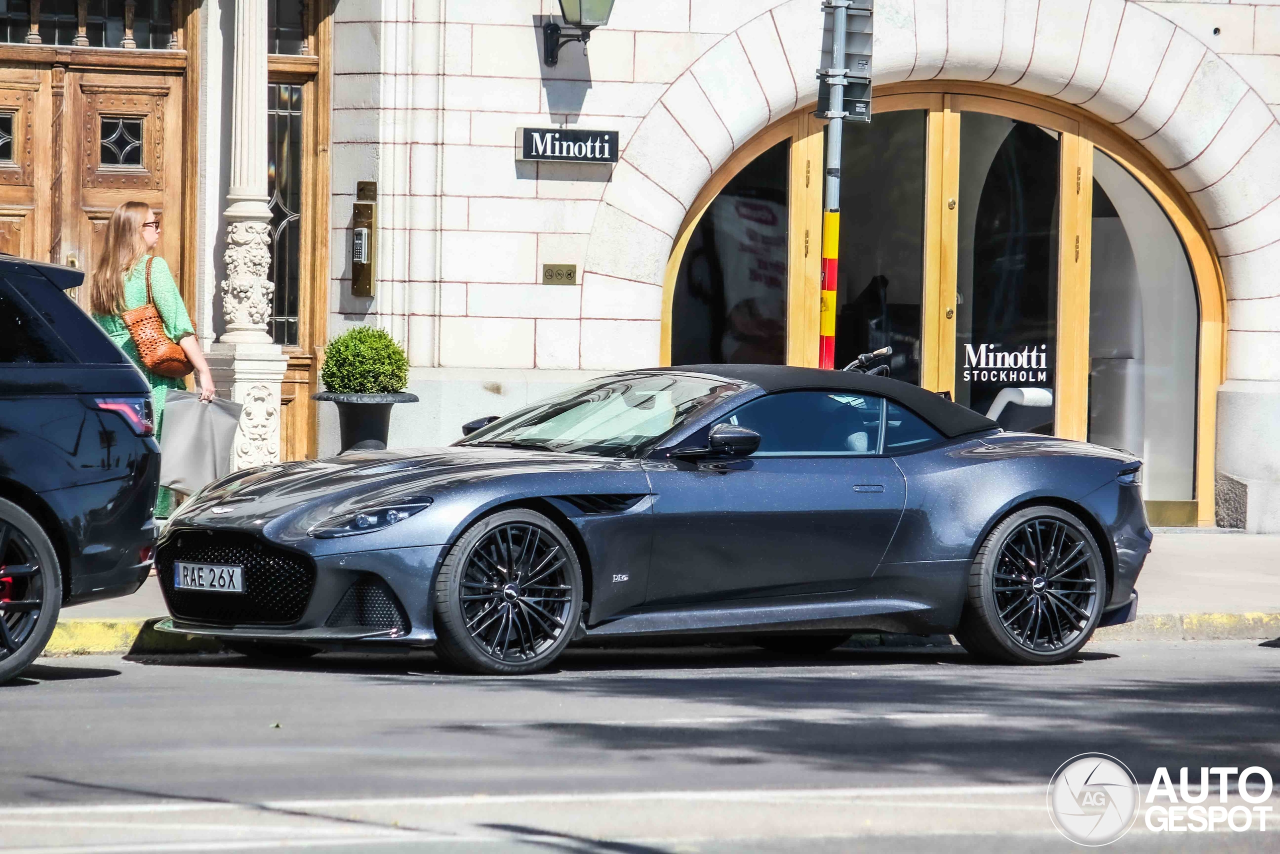 Aston Martin DBS Superleggera Volante