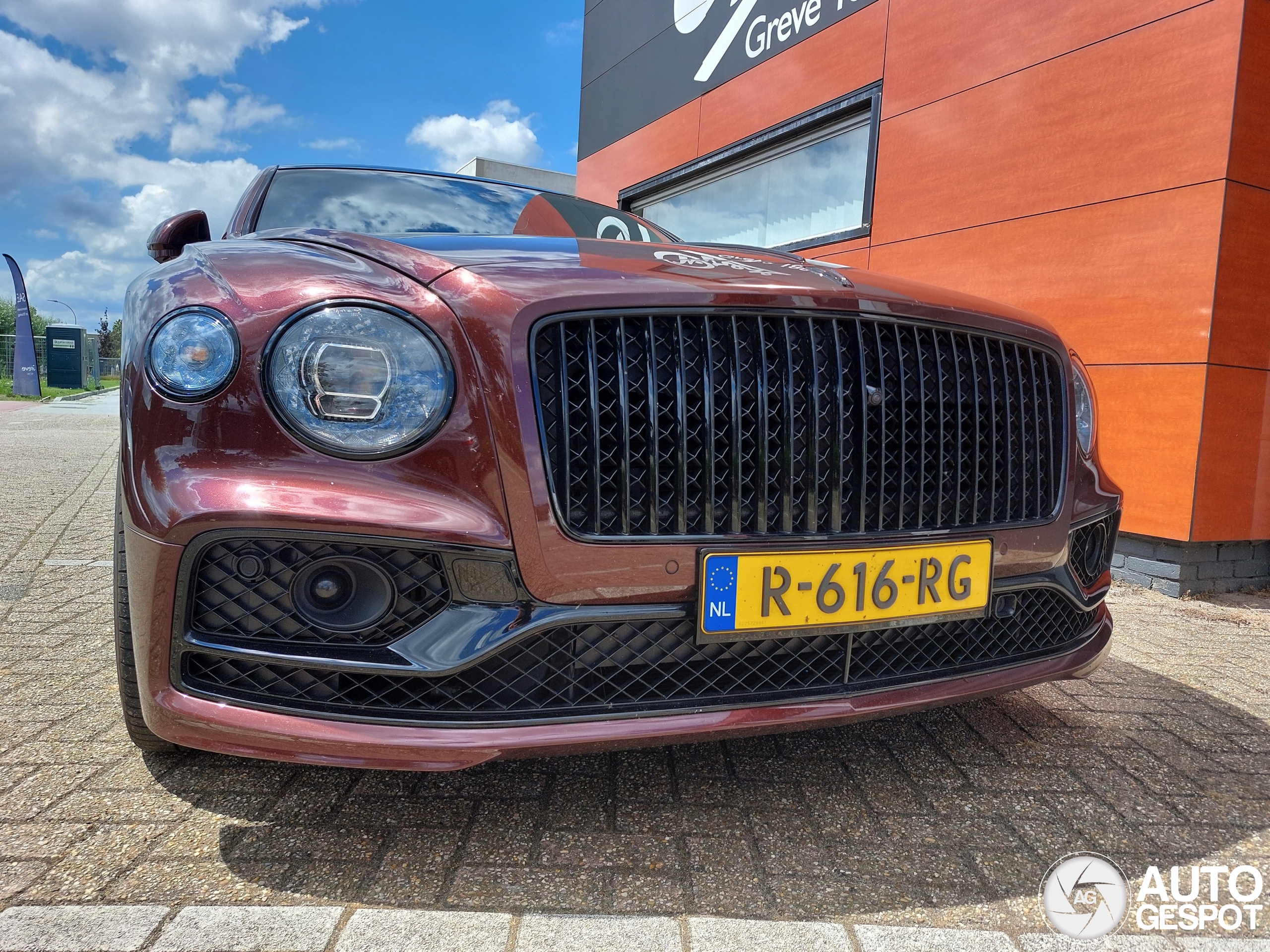 Bentley Flying Spur Hybrid