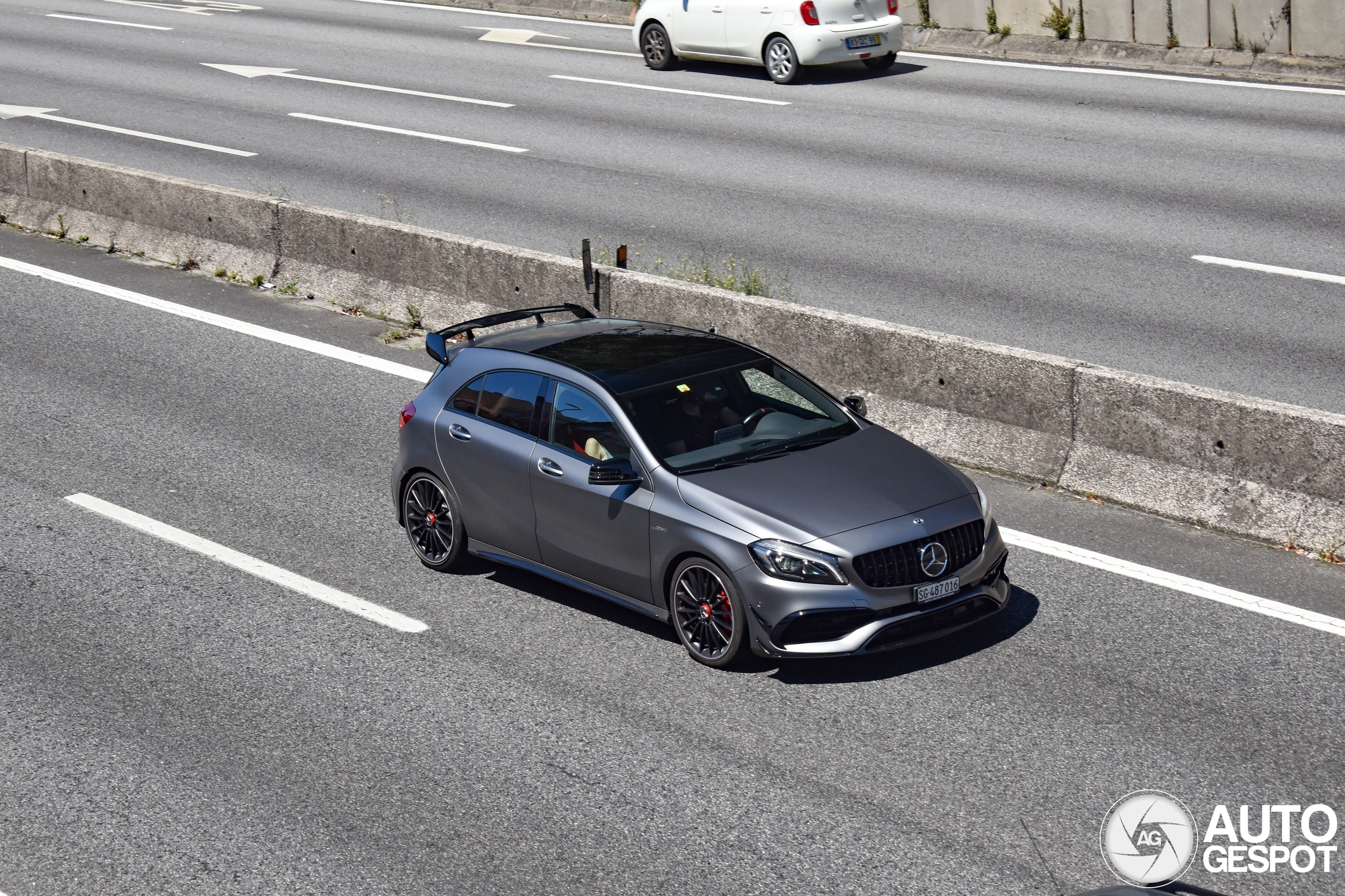 Mercedes-AMG A 45 W176 2015