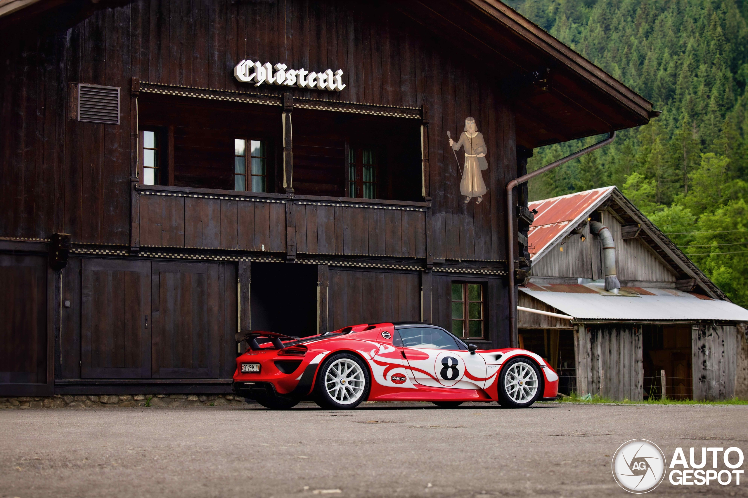 Rosso Corsa op een Porsche 918 Spyder is heerlijk