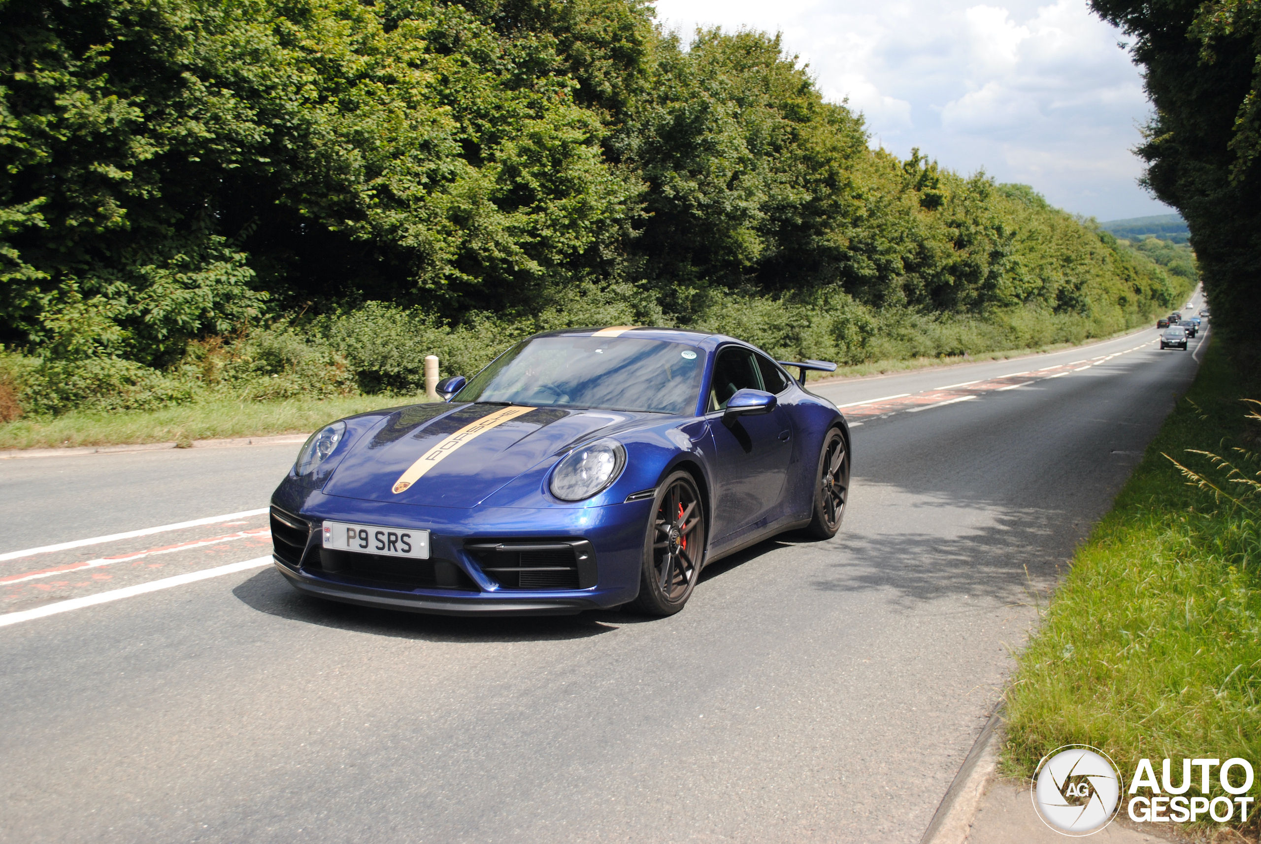 Porsche 992 Carrera 4 GTS