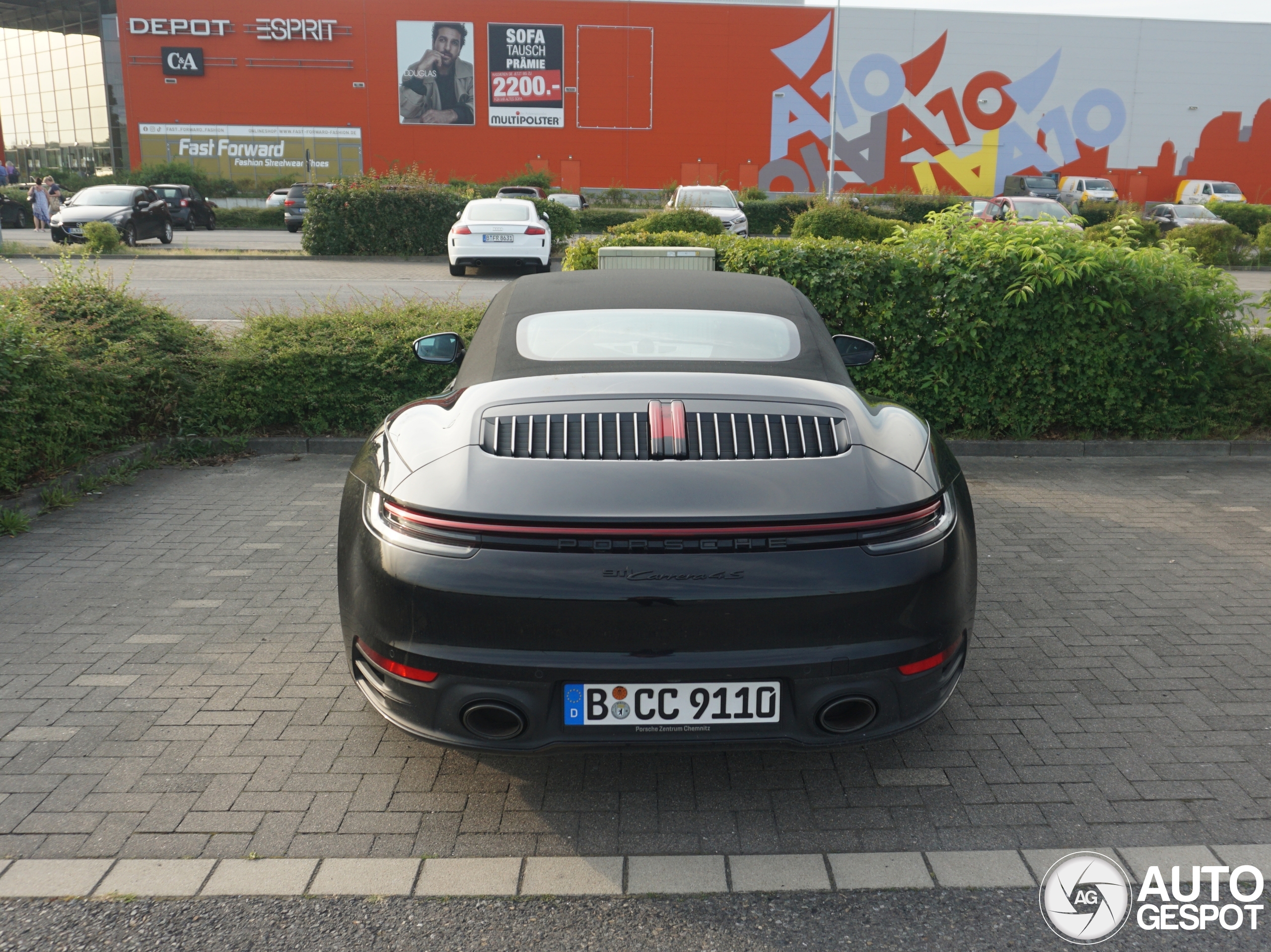 Porsche 992 Carrera 4S Cabriolet