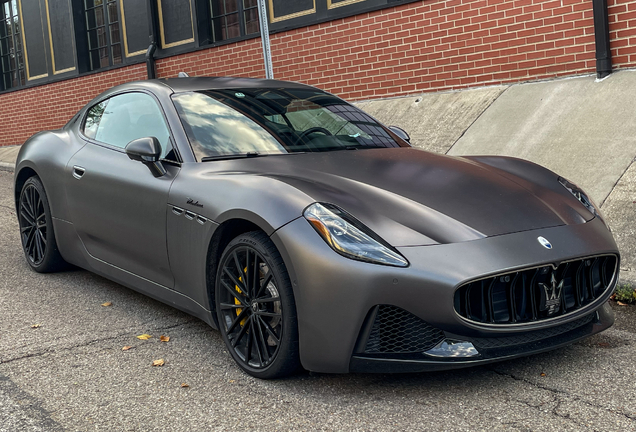 Maserati GranTurismo Modena 2023