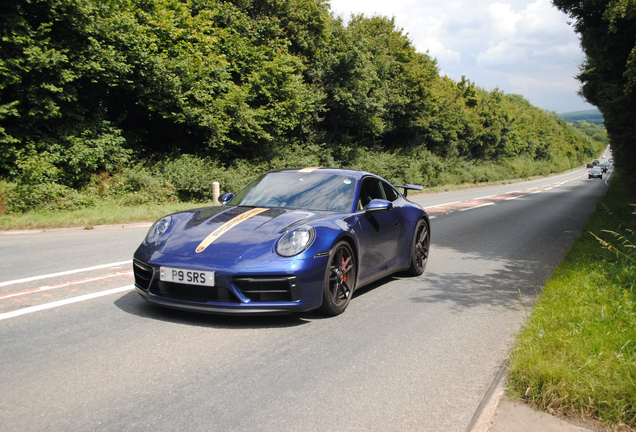 Porsche 992 Carrera 4 GTS