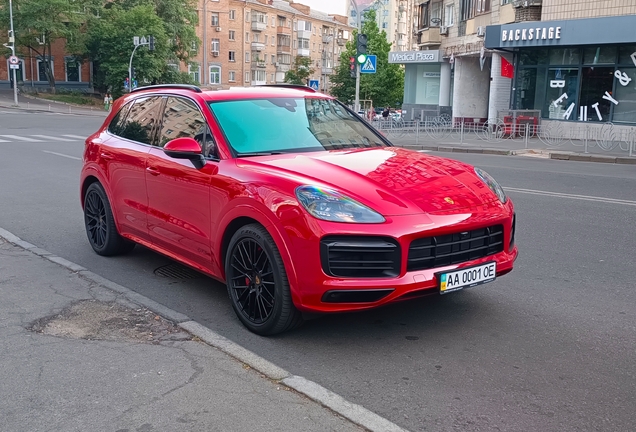 Porsche 9YA Cayenne GTS