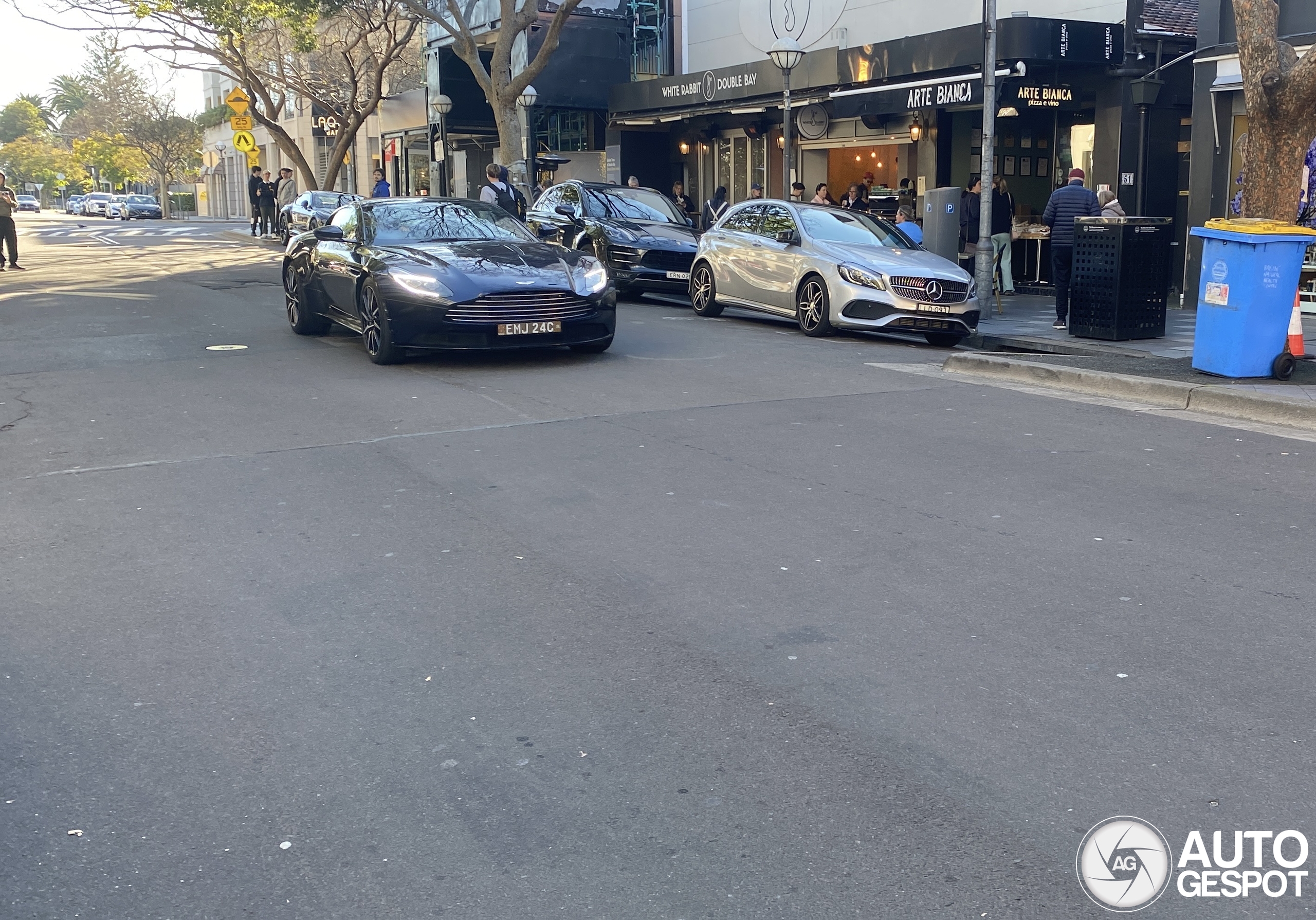 Aston Martin DB11