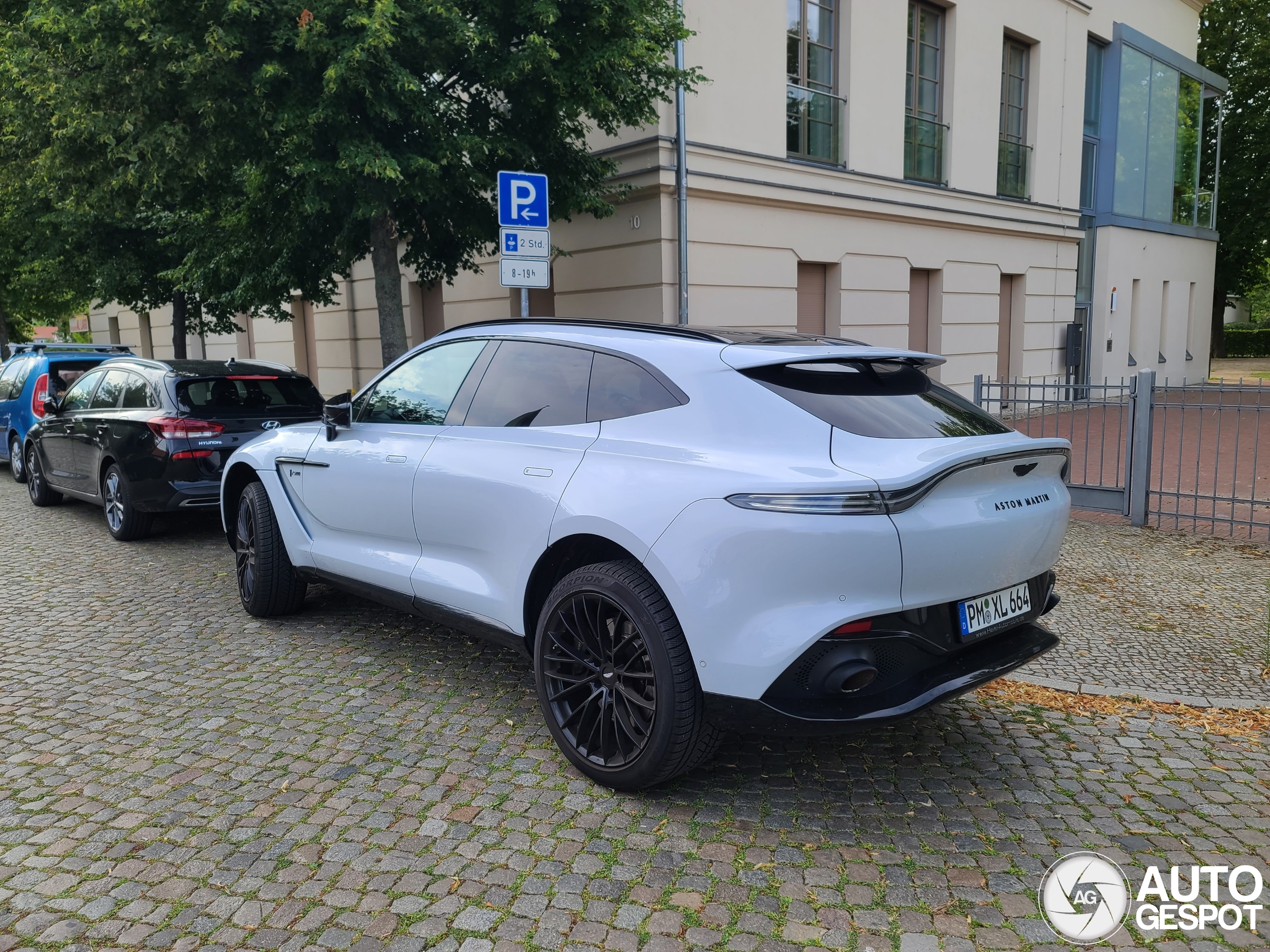 Aston Martin DBX