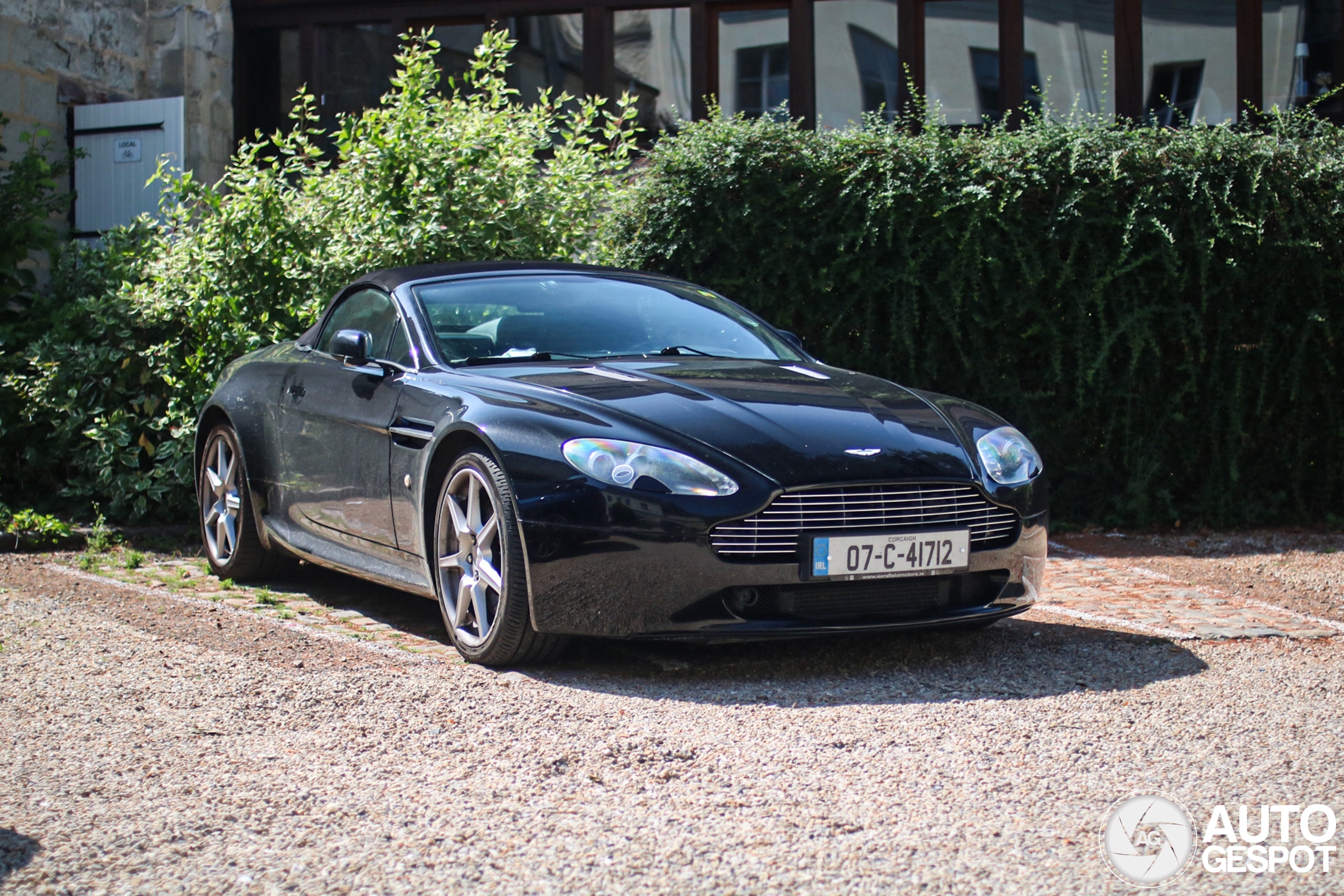 Aston Martin V8 Vantage Roadster