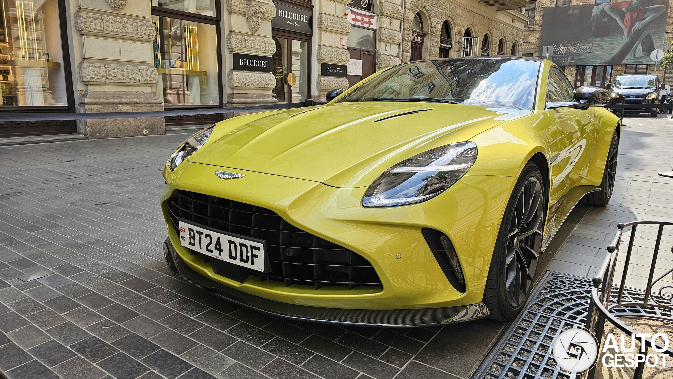 Aston Martin Vantage 2024