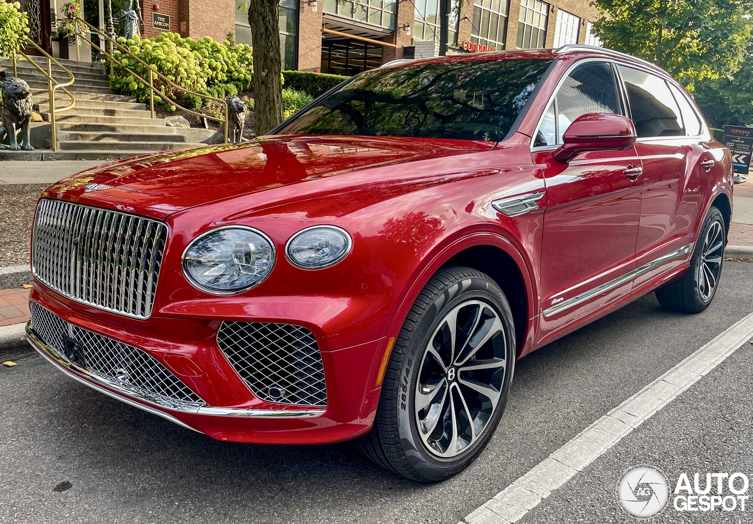 Bentley Bentayga Azure EWB