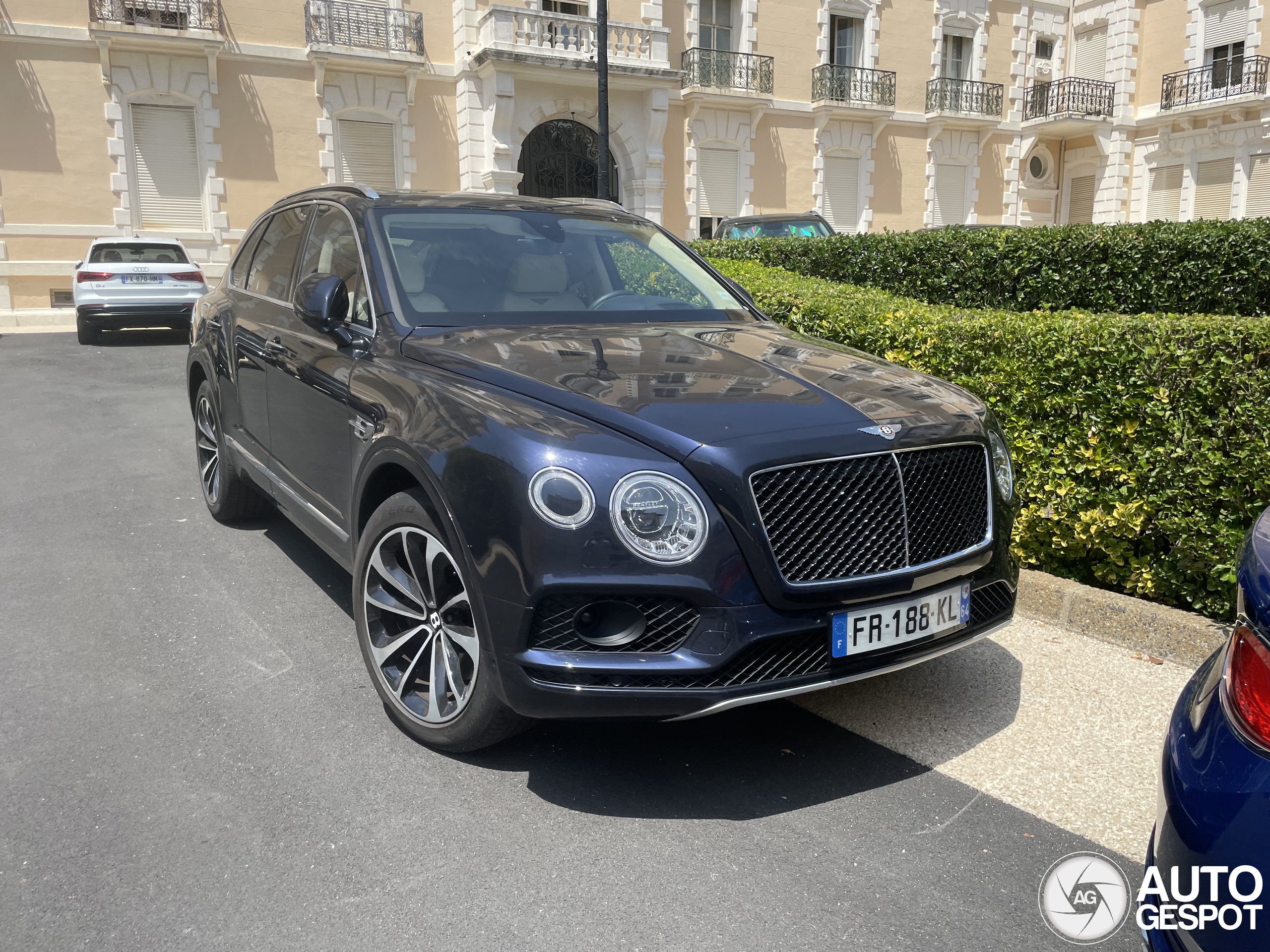 Bentley Bentayga V8