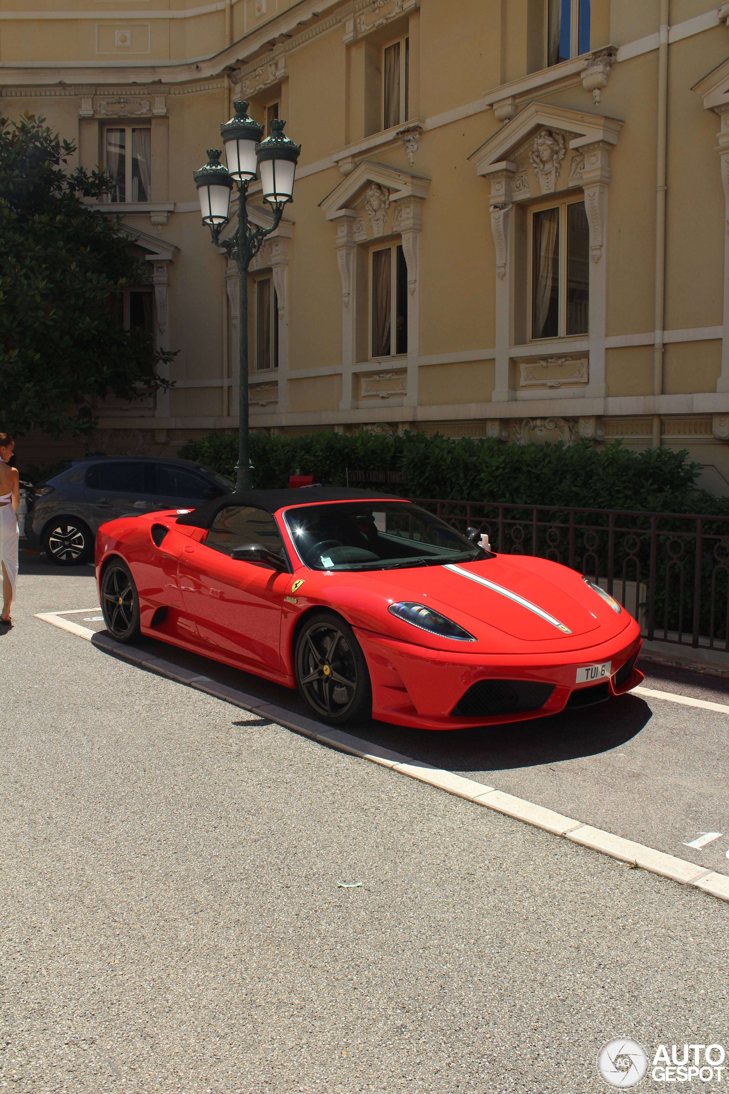 Ferrari Scuderia Spider 16M