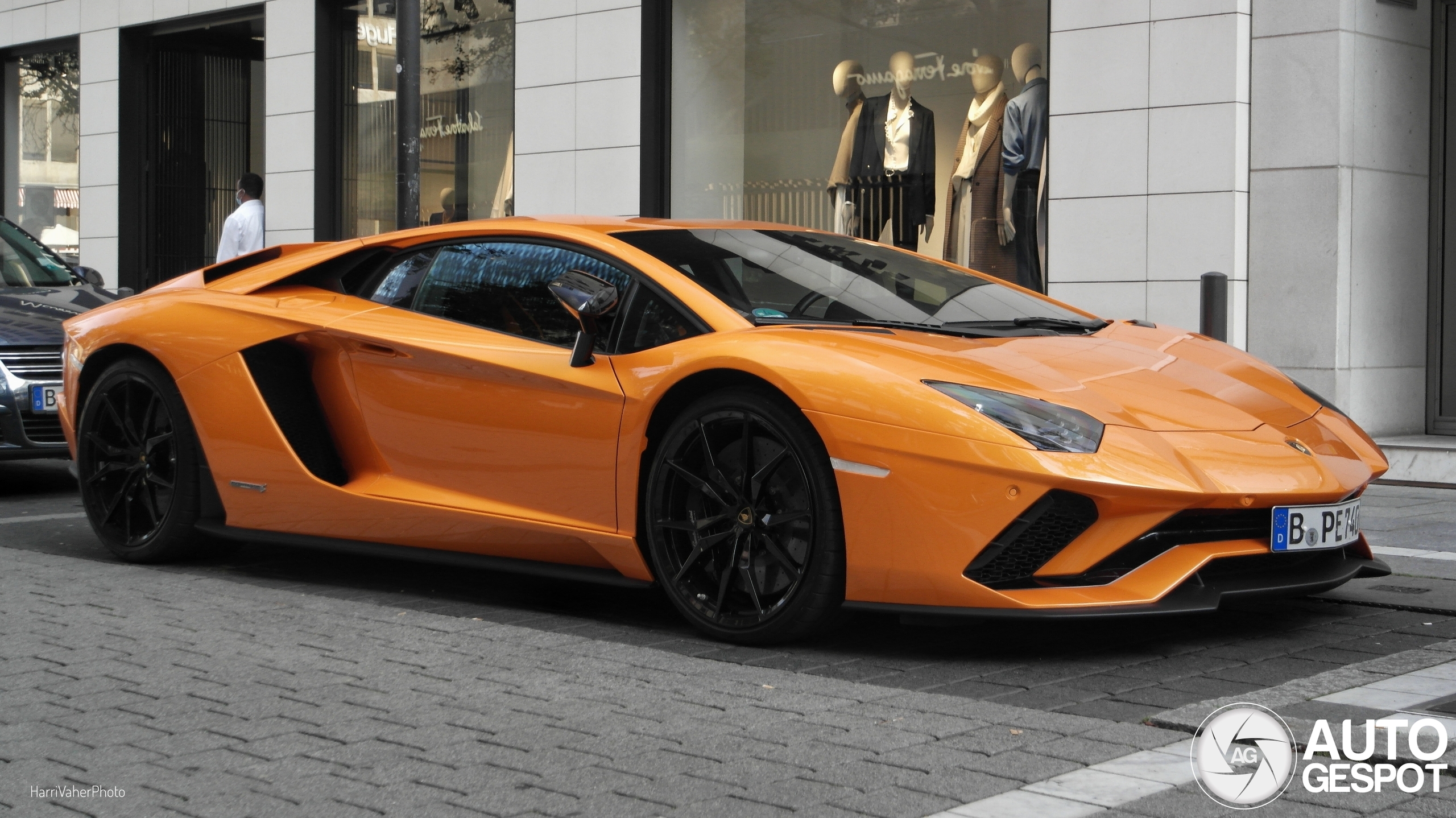 Lamborghini Aventador S LP740-4