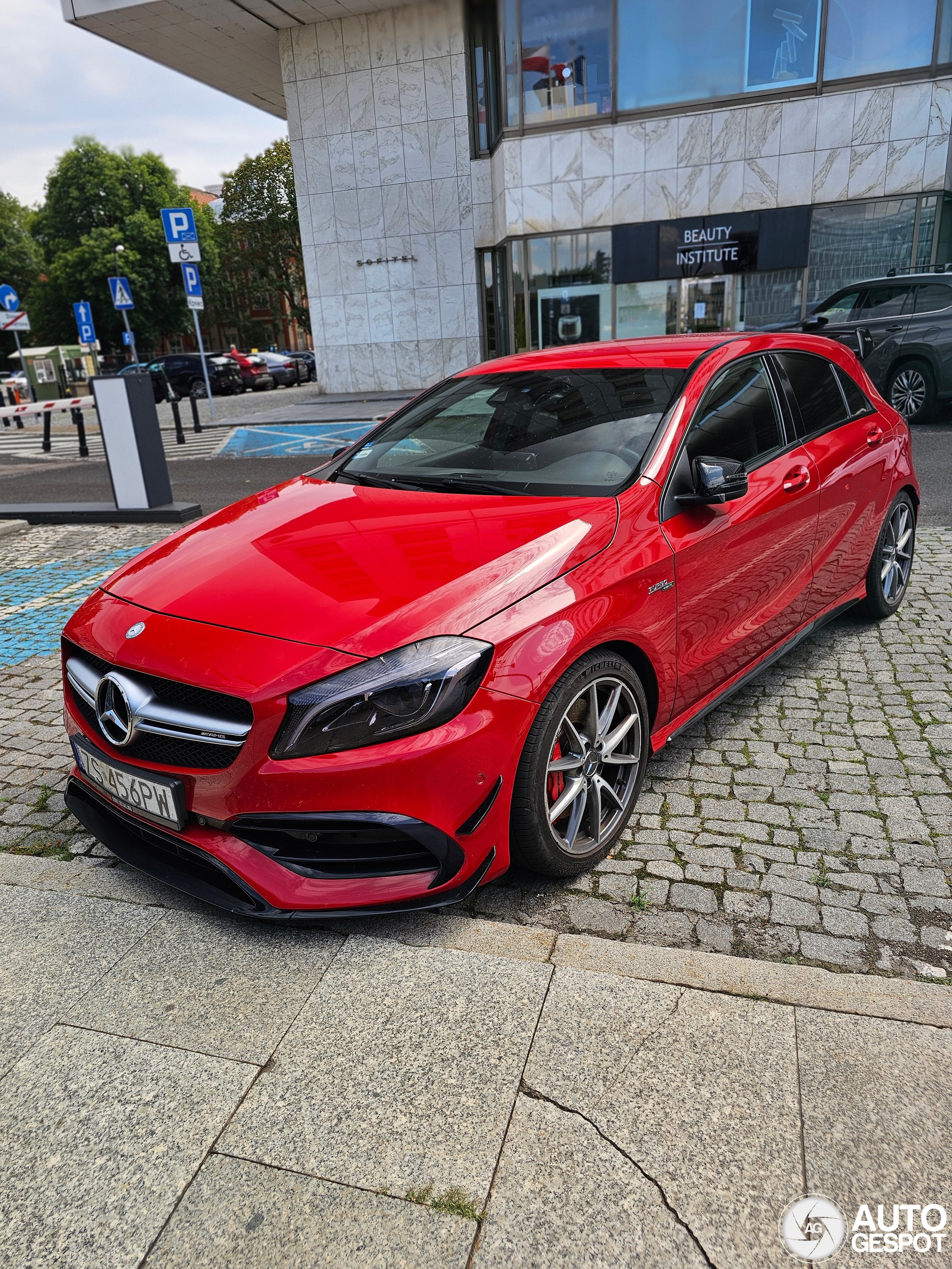 Mercedes-AMG A 45 W176 2015