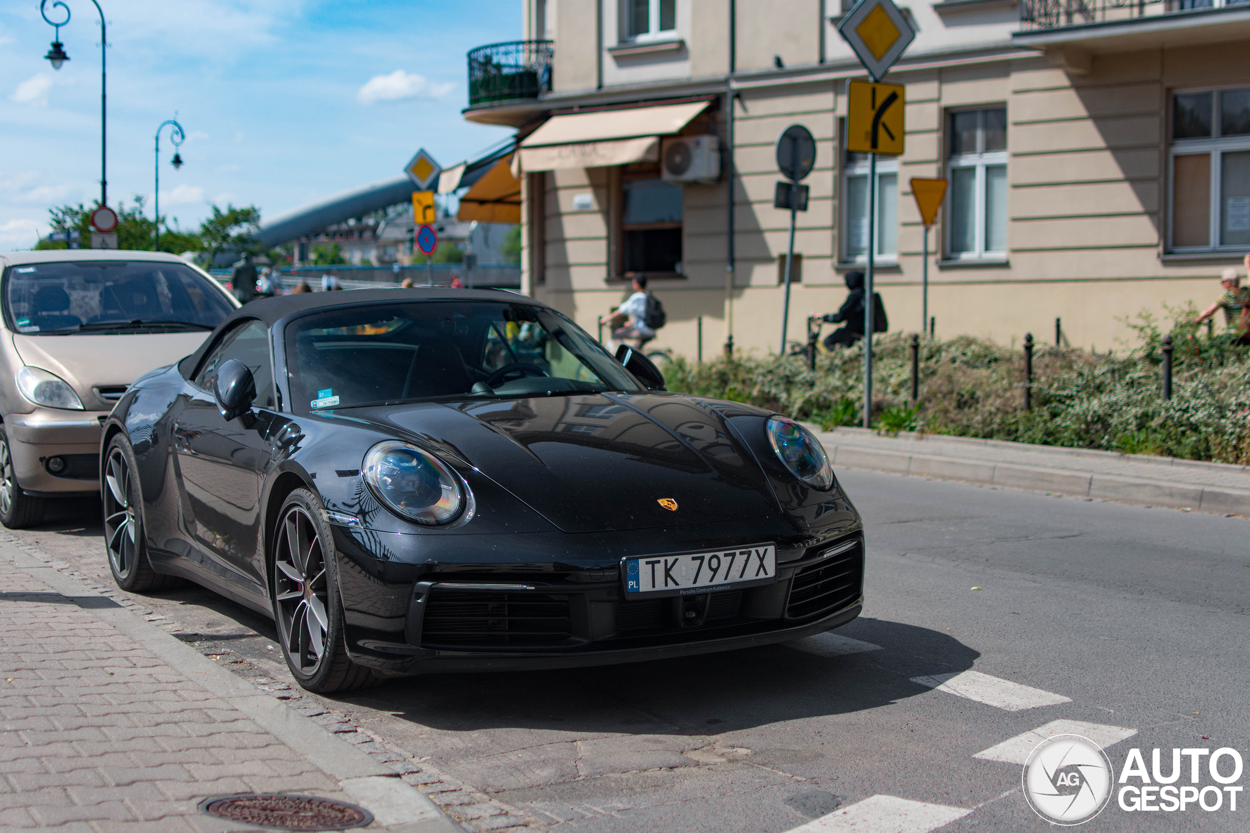 Porsche 992 Carrera 4S Cabriolet