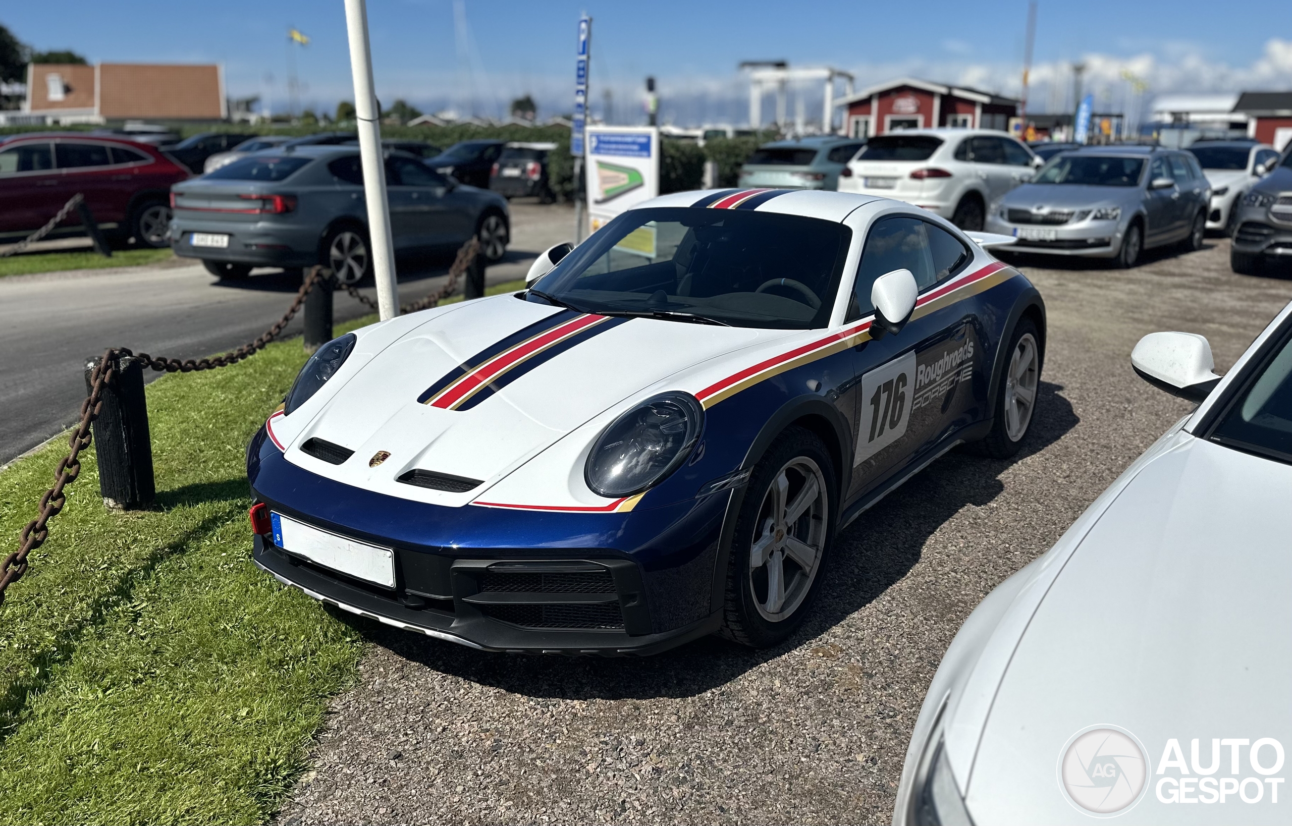 Porsche 992 Dakar