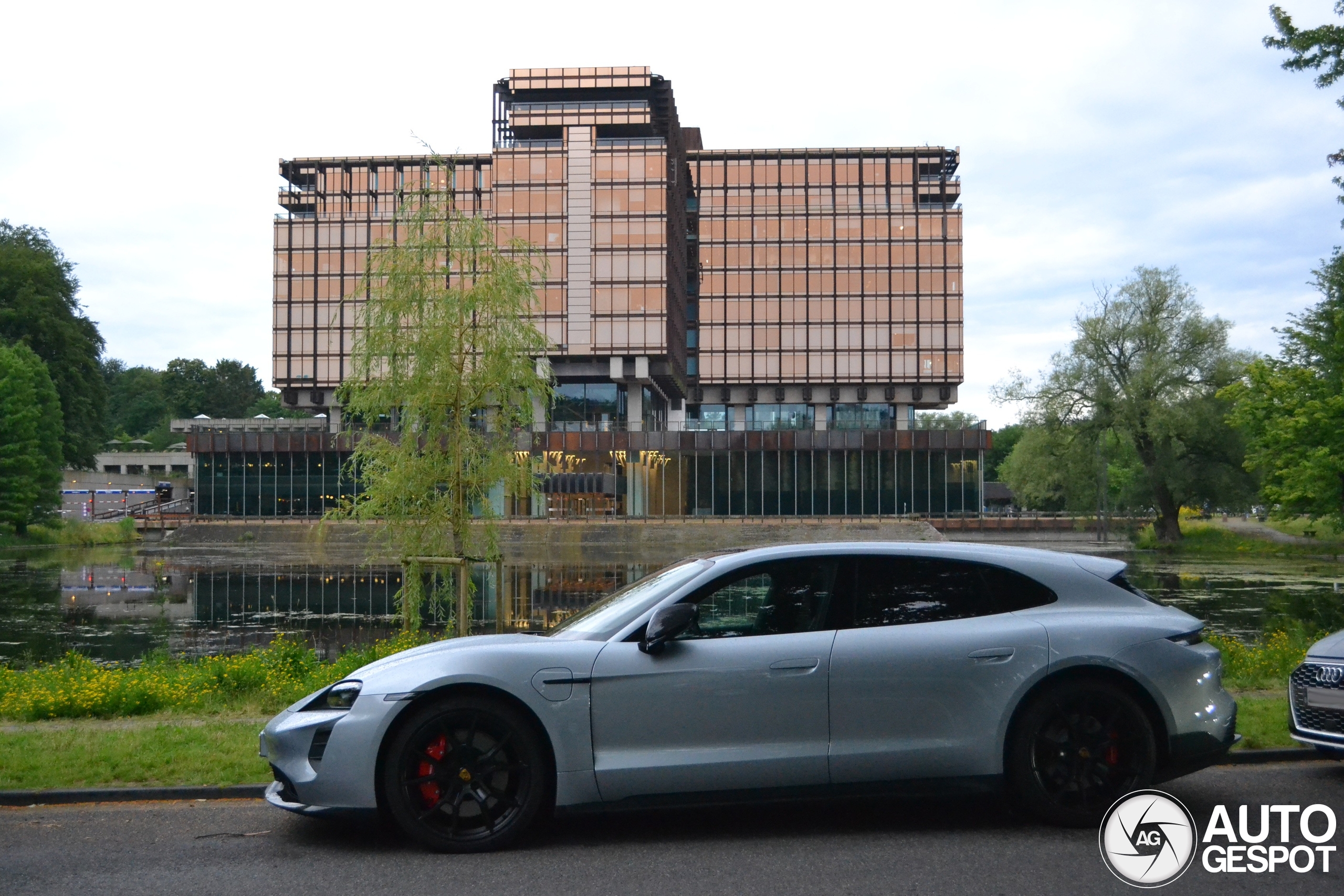 Porsche Taycan GTS Sport Turismo