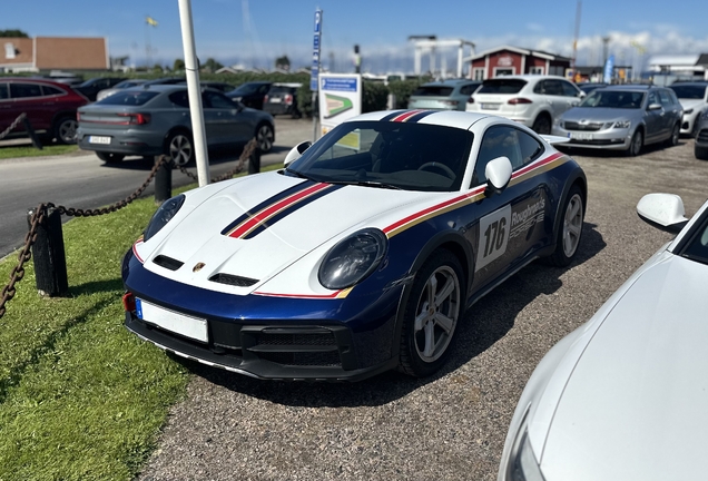 Porsche 992 Dakar